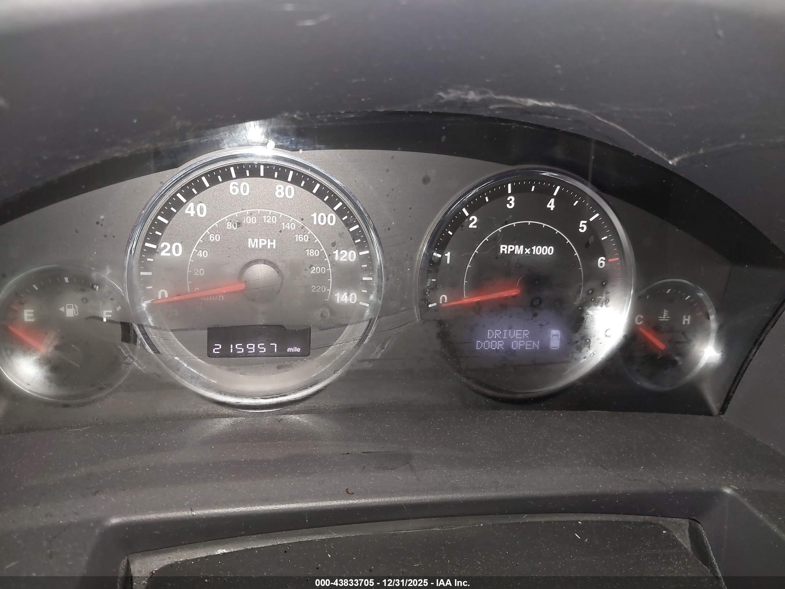 JEEP COMMANDER image 7