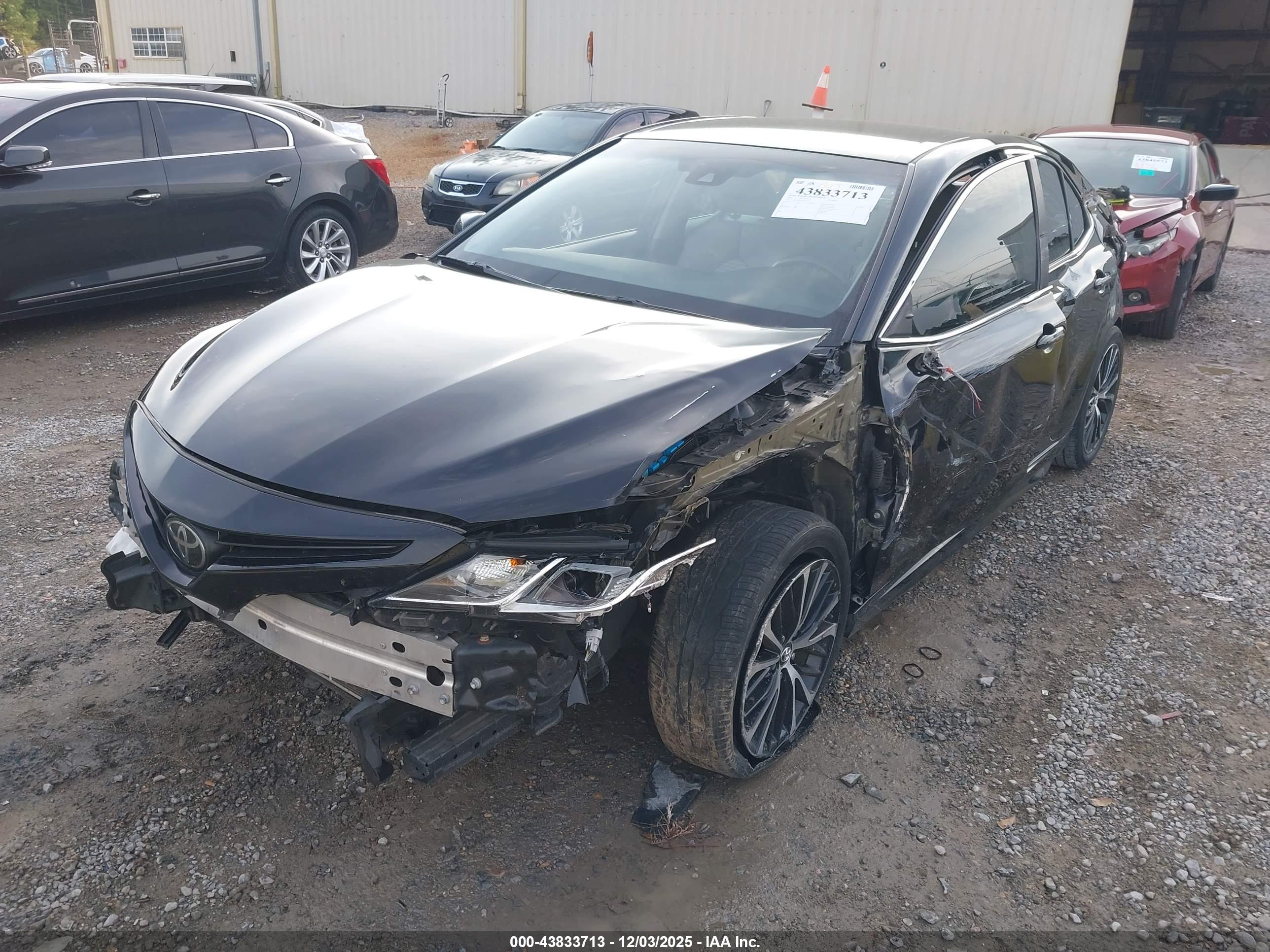 TOYOTA CAMRY image 6