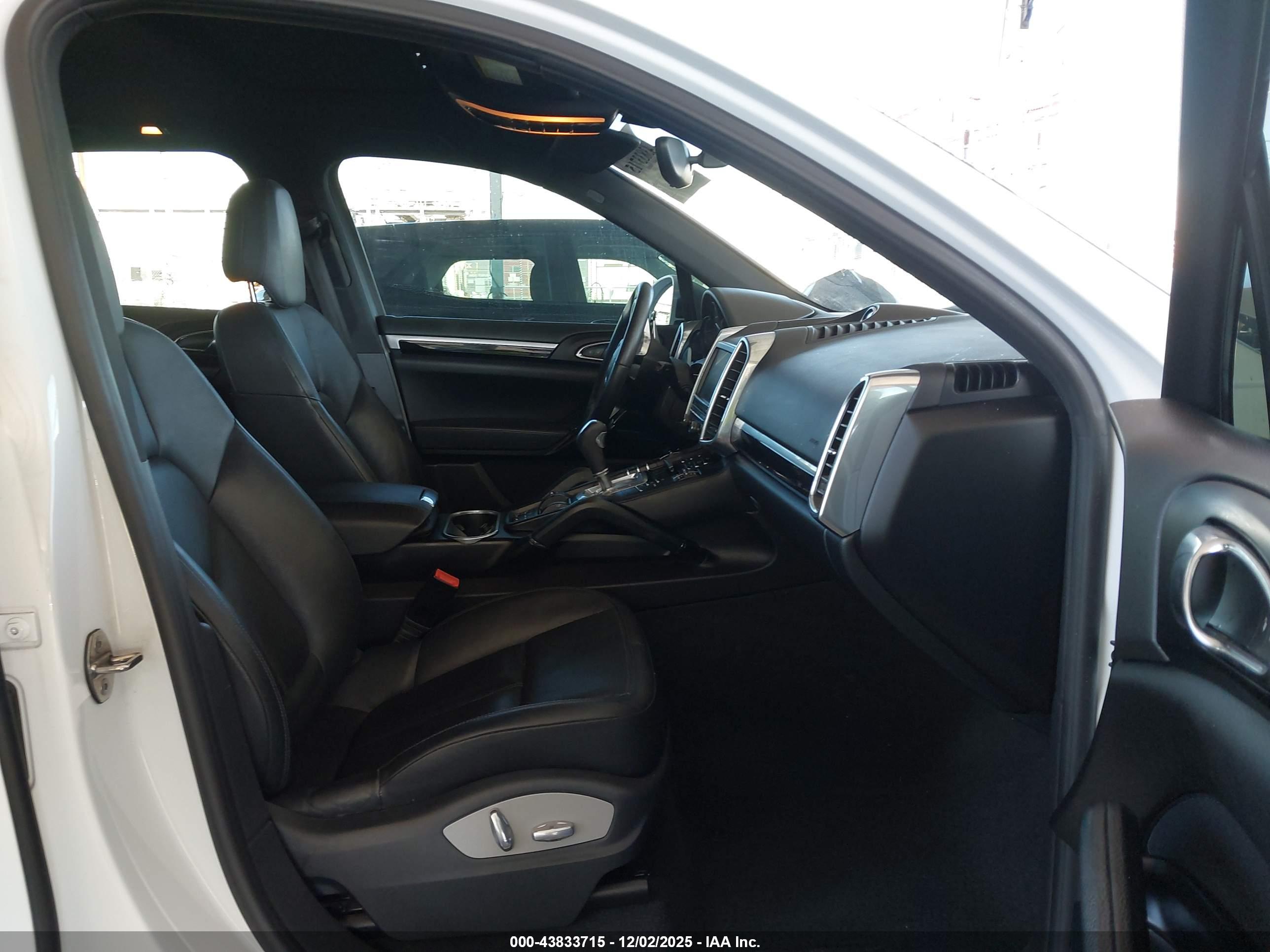 PORSCHE CAYENNE image 5