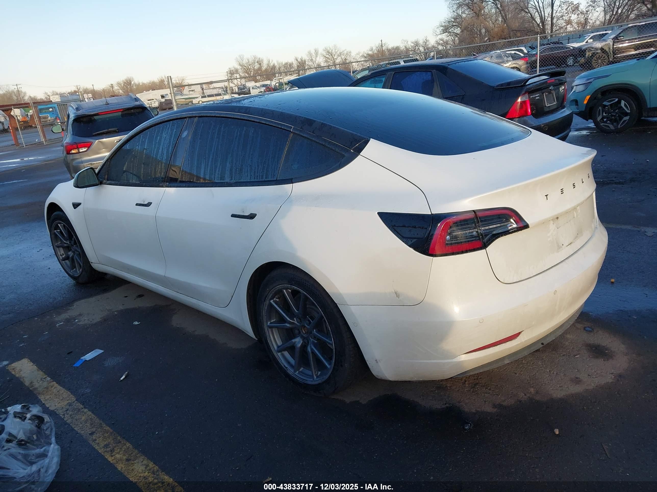 TESLA MODEL image 3