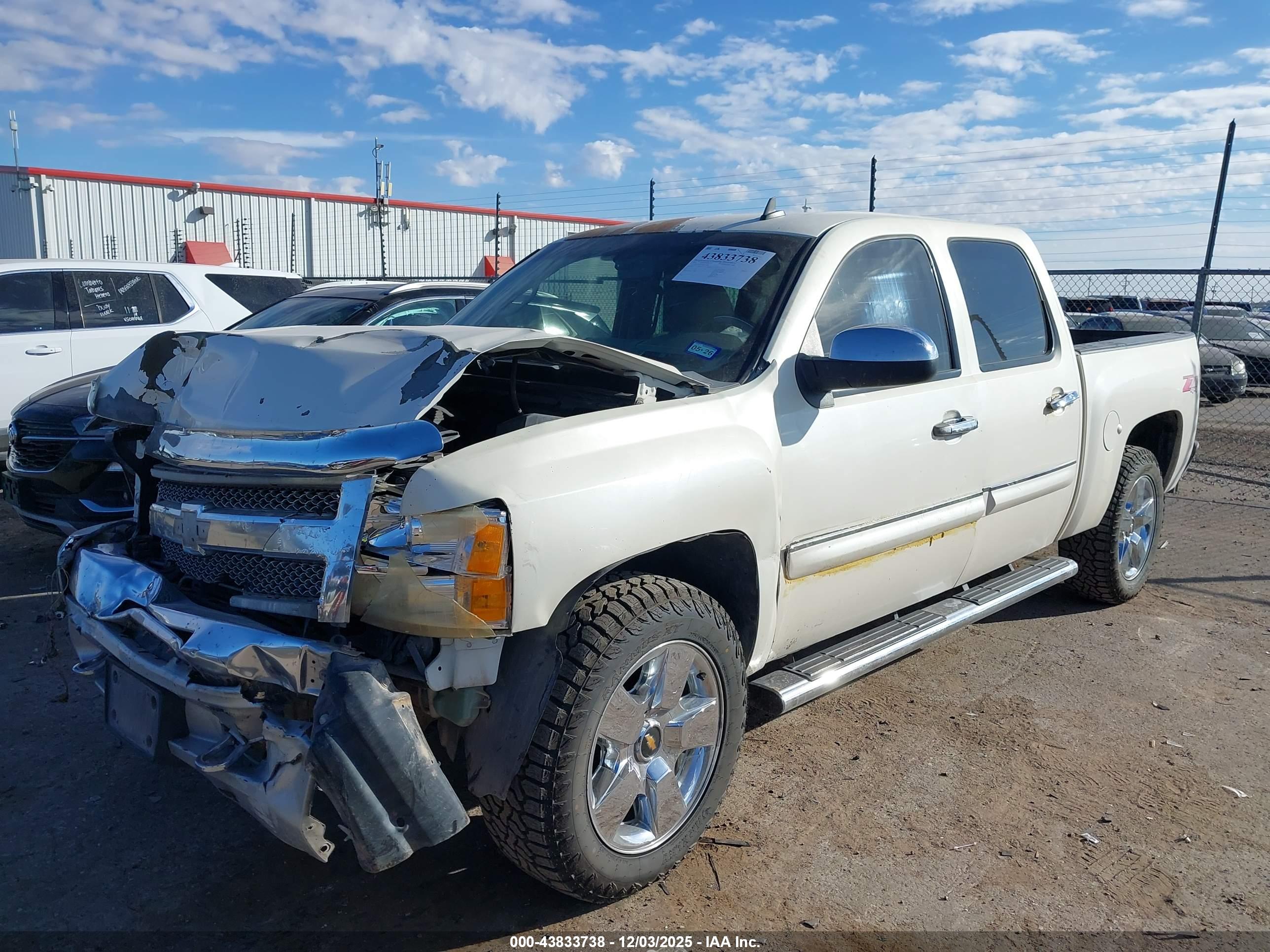 CHEVROLET SILVERADO image 2