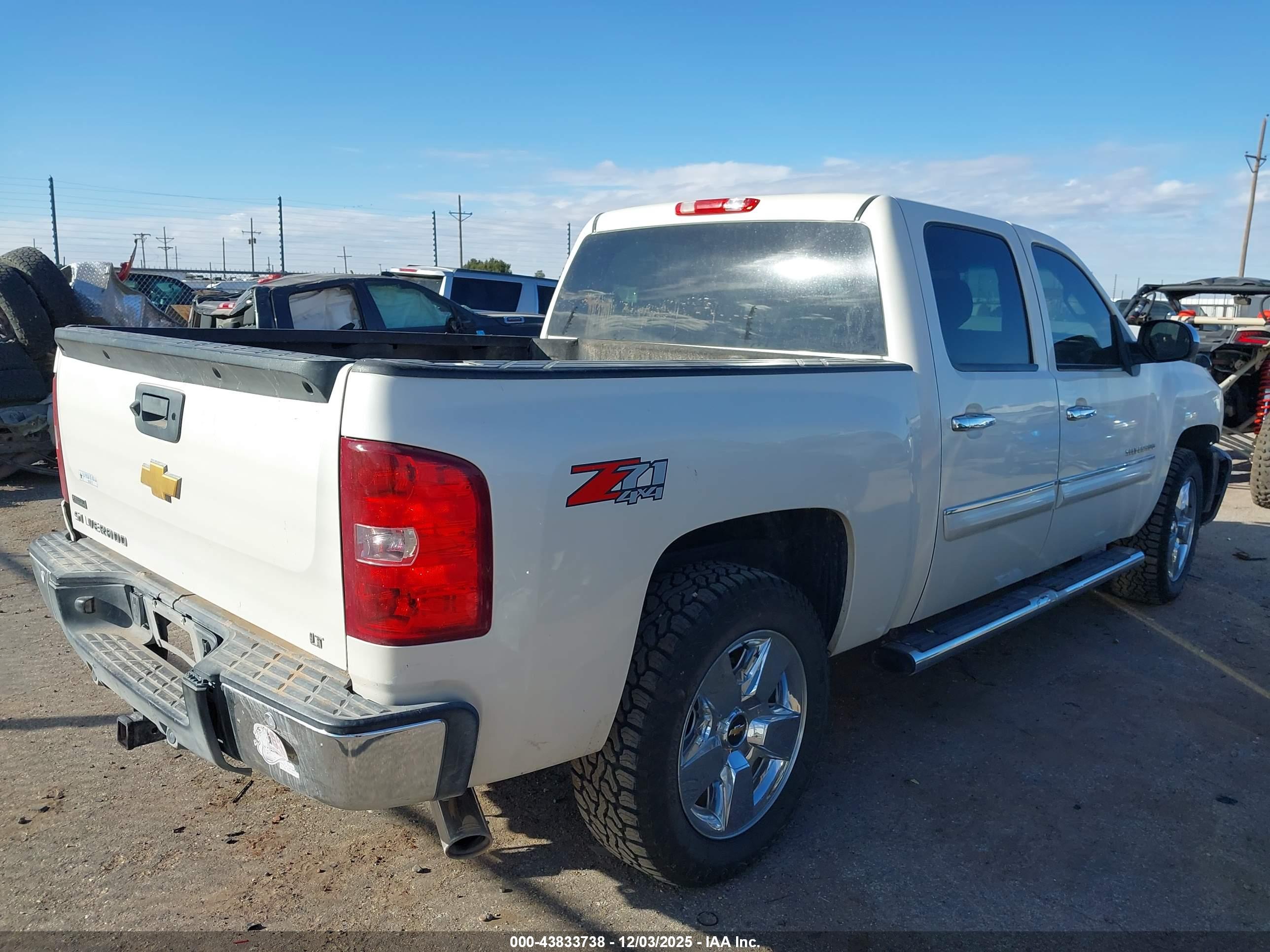 CHEVROLET SILVERADO image 4