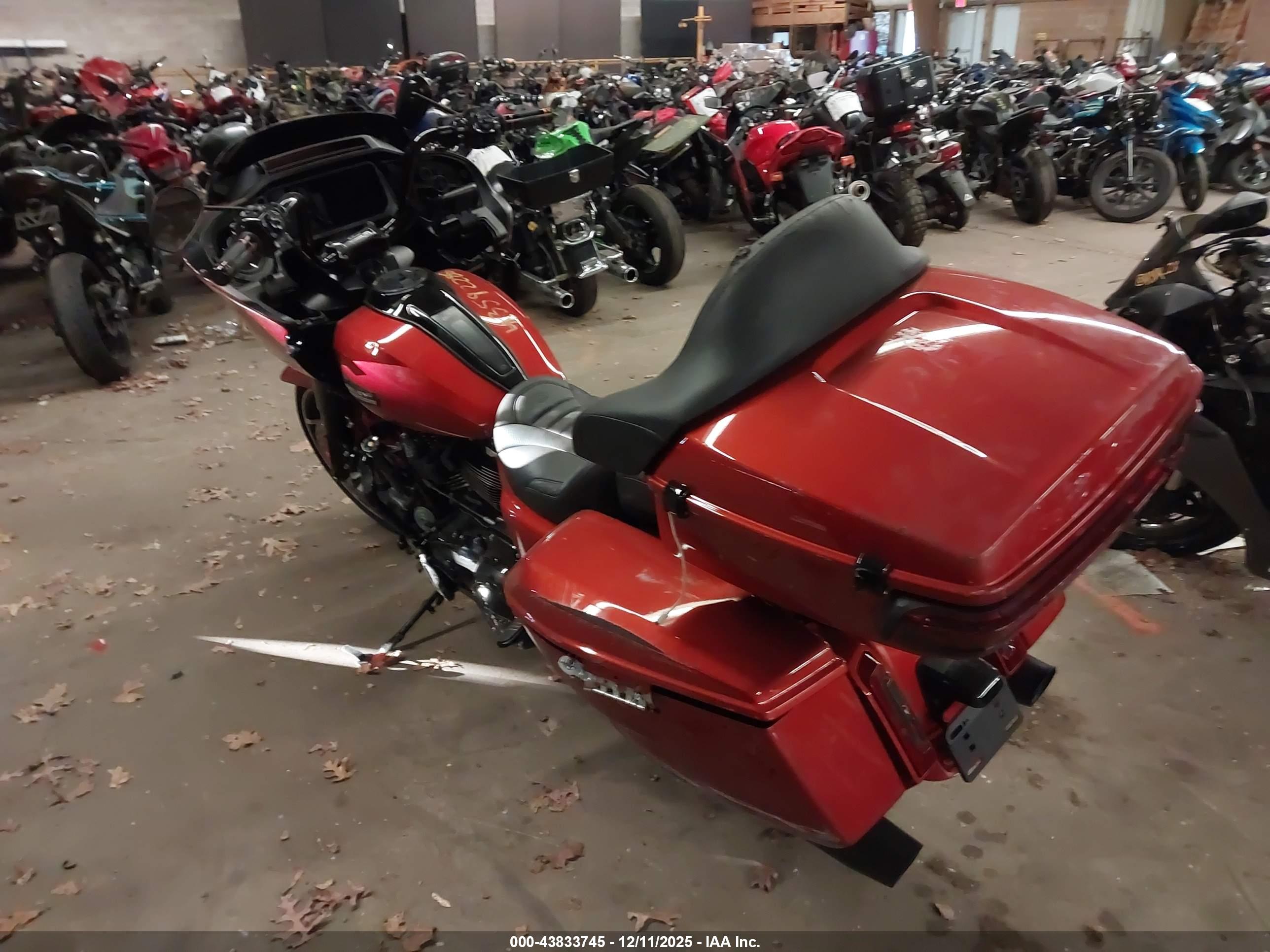 HARLEY-DAVIDSON FLTRX image 3
