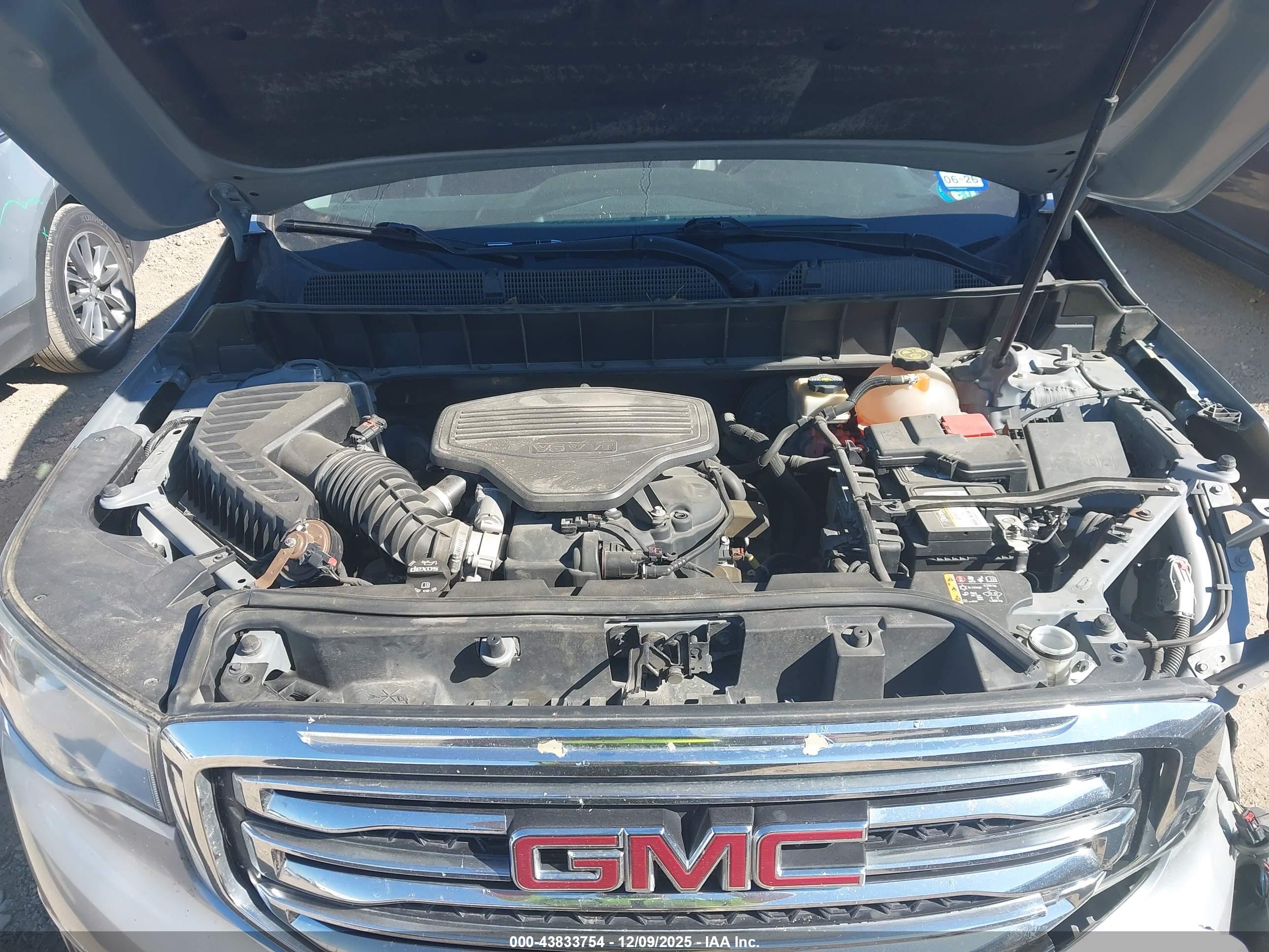 GMC ACADIA image 10