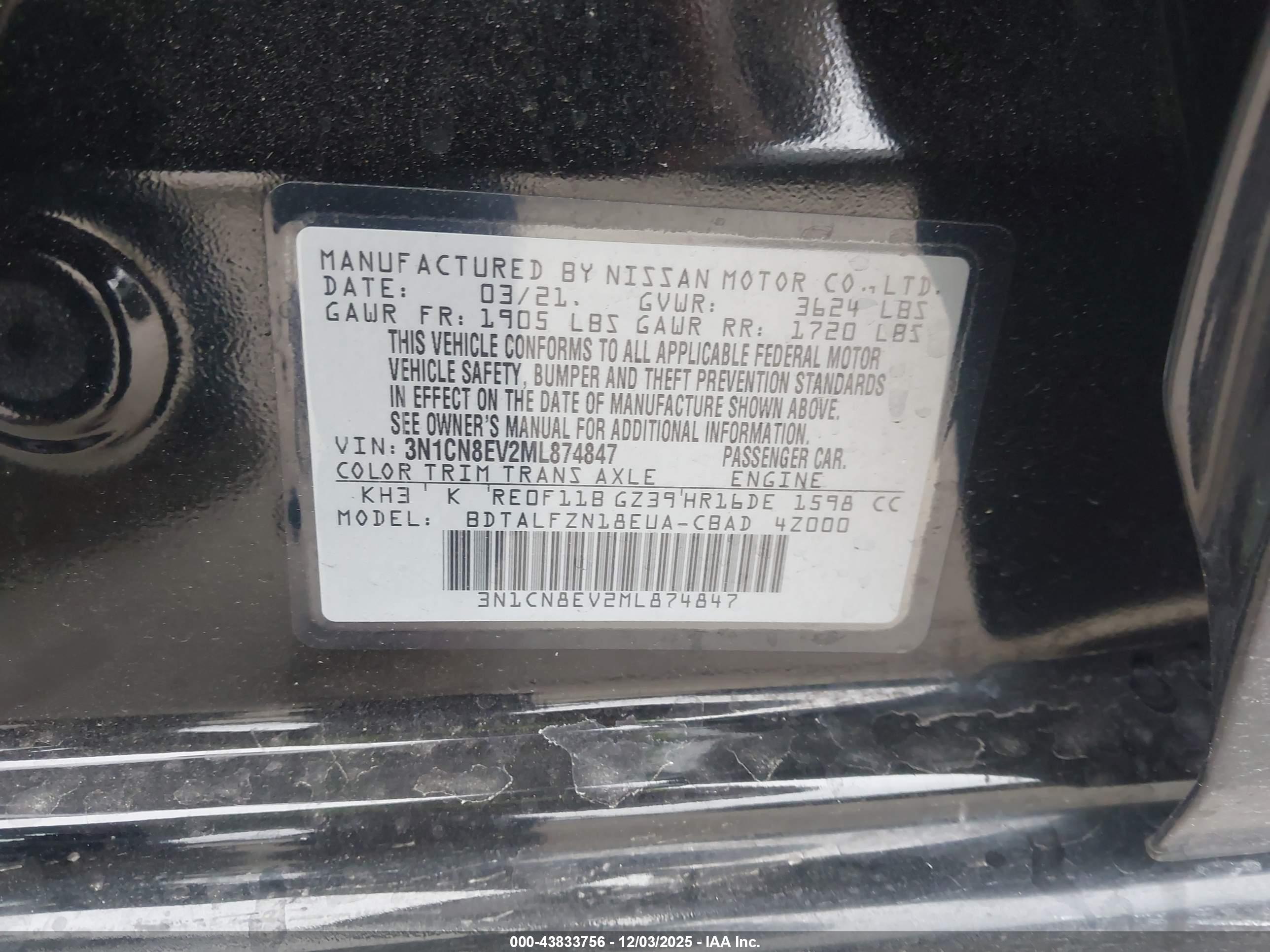 NISSAN VERSA image 9