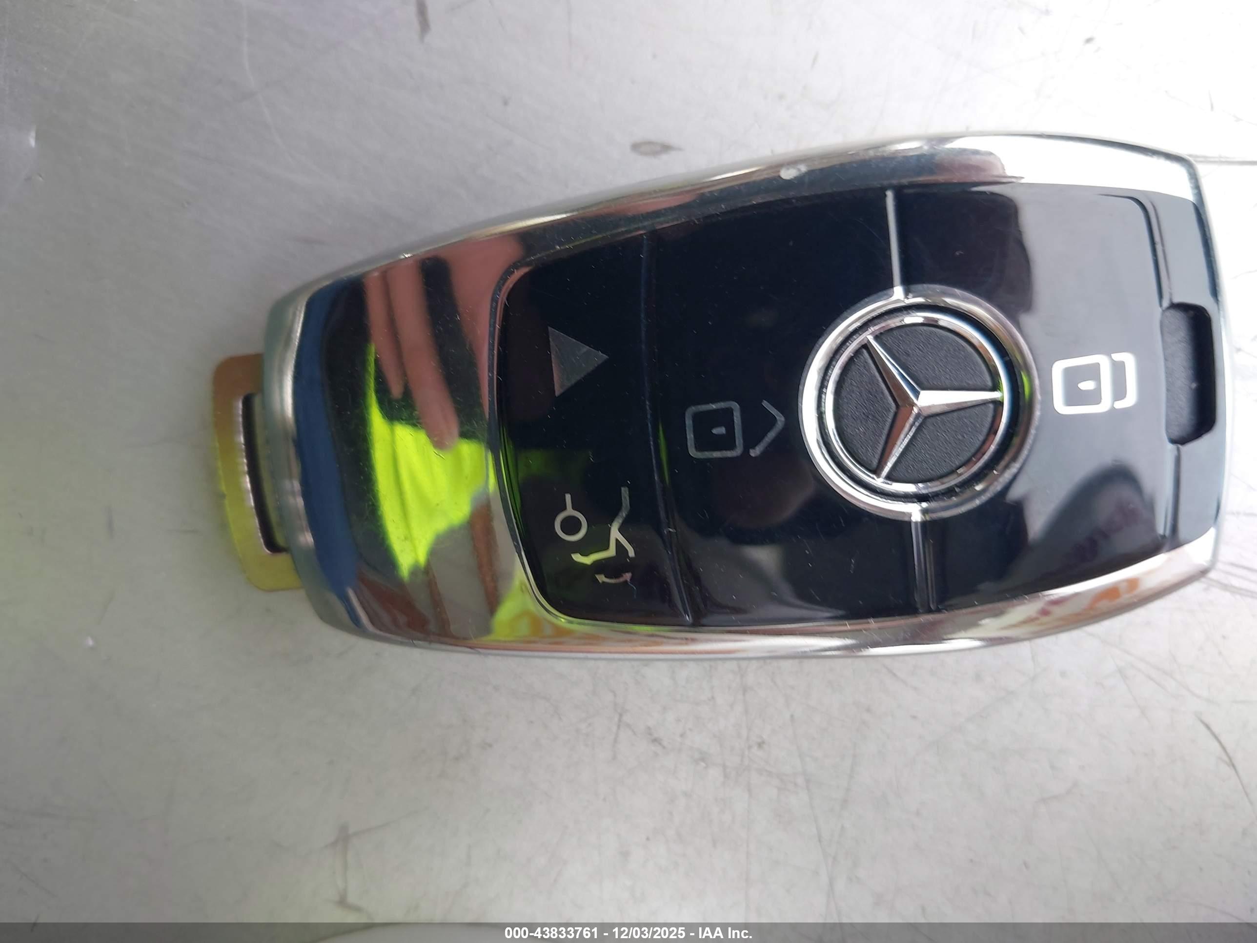 MERCEDES-BENZ A image 11