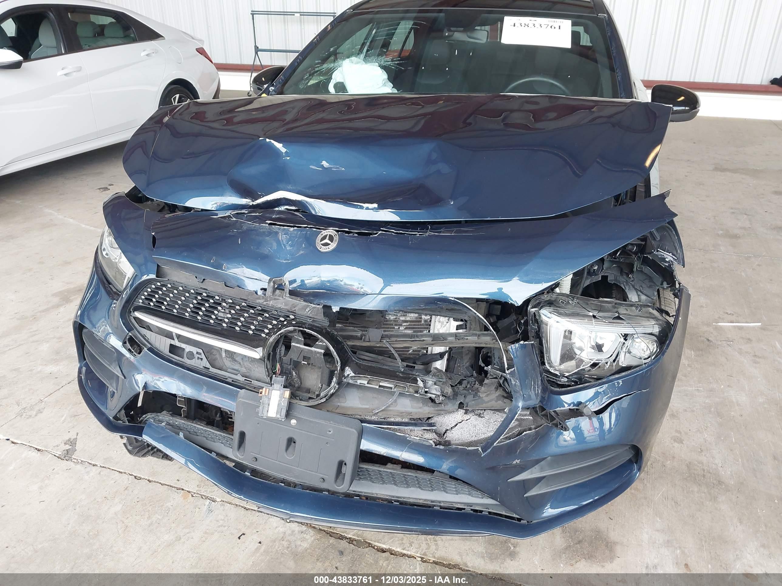 MERCEDES-BENZ A image 6