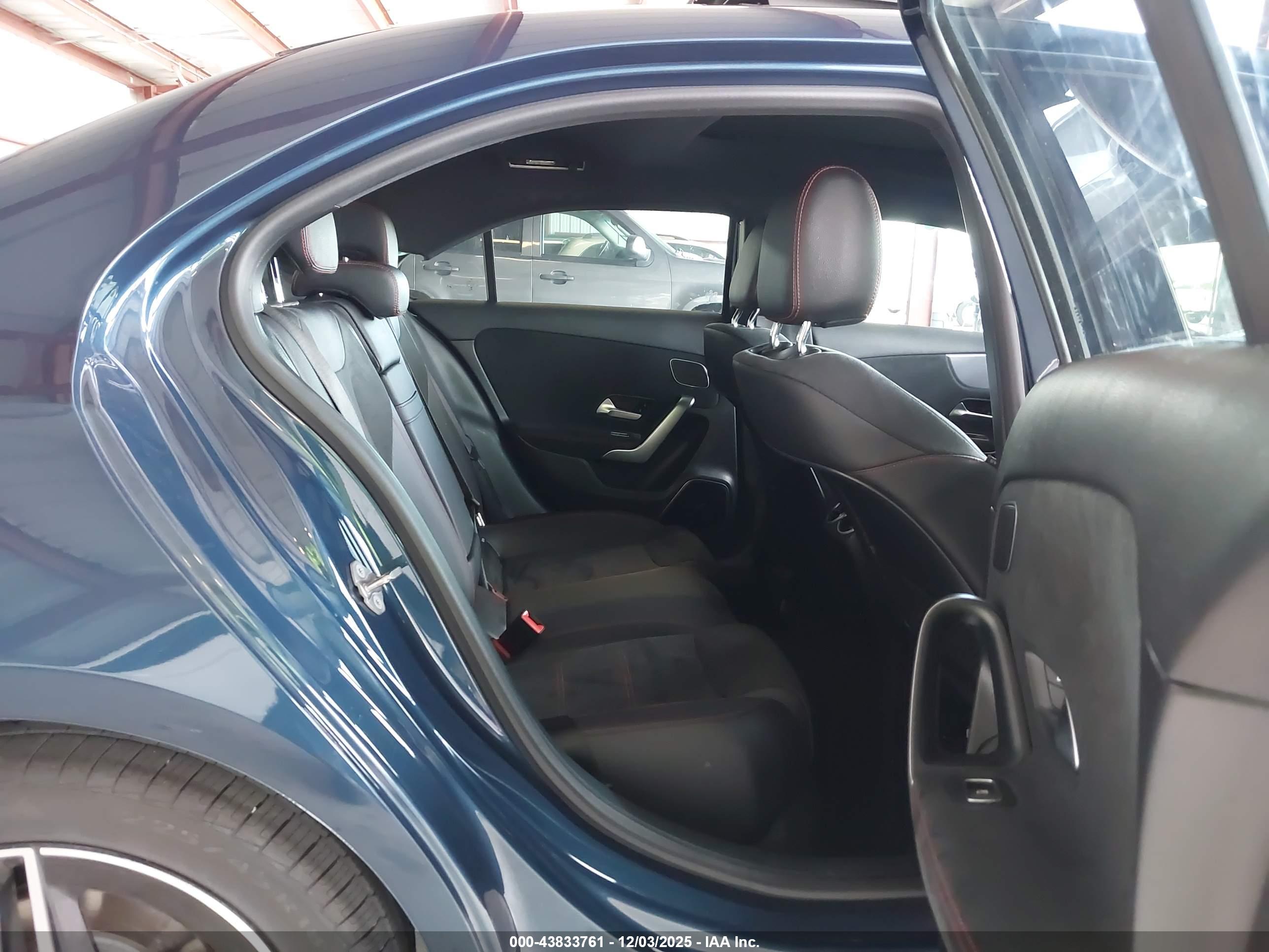 MERCEDES-BENZ A image 8
