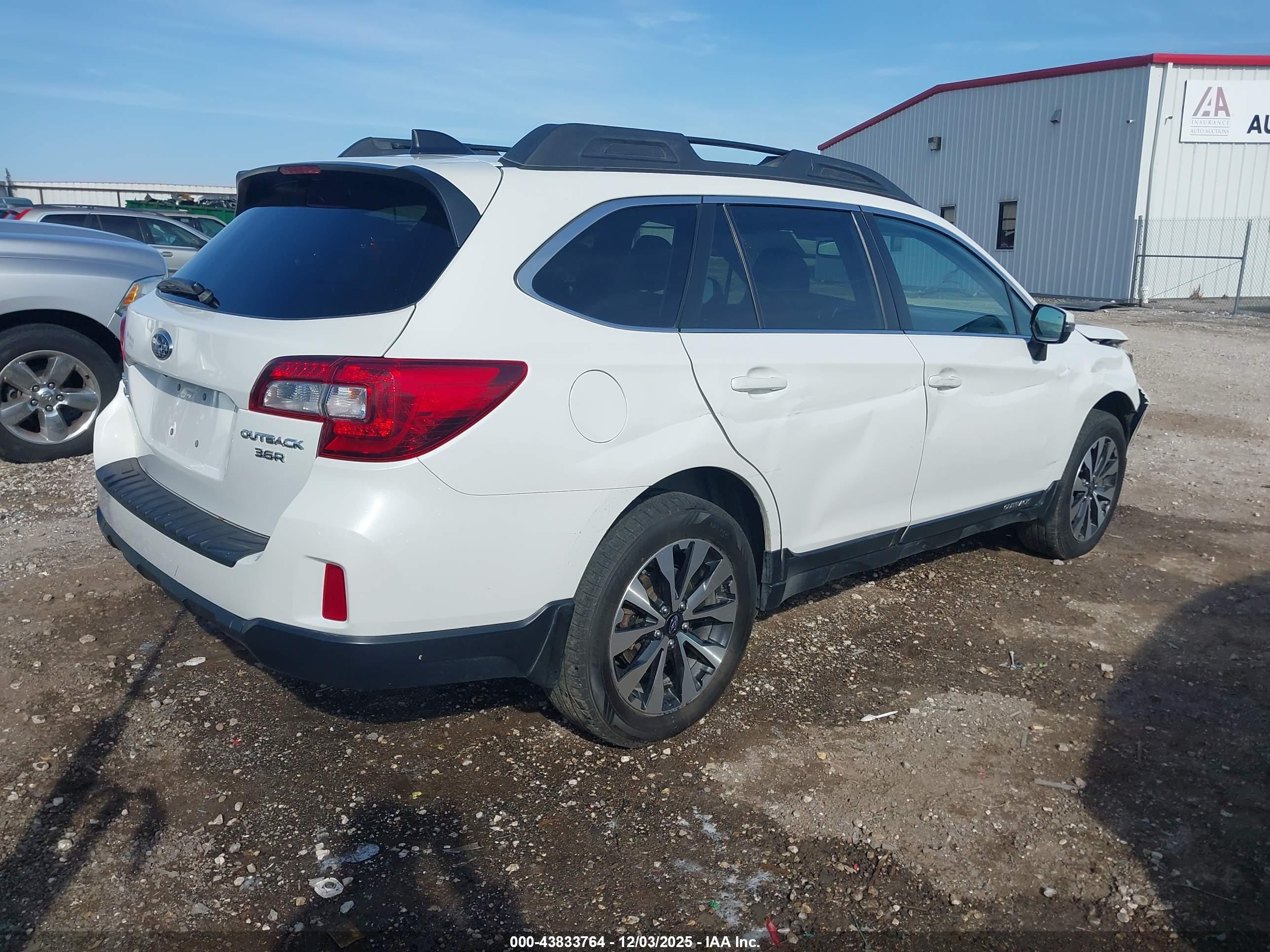 SUBARU OUTBACK image 4