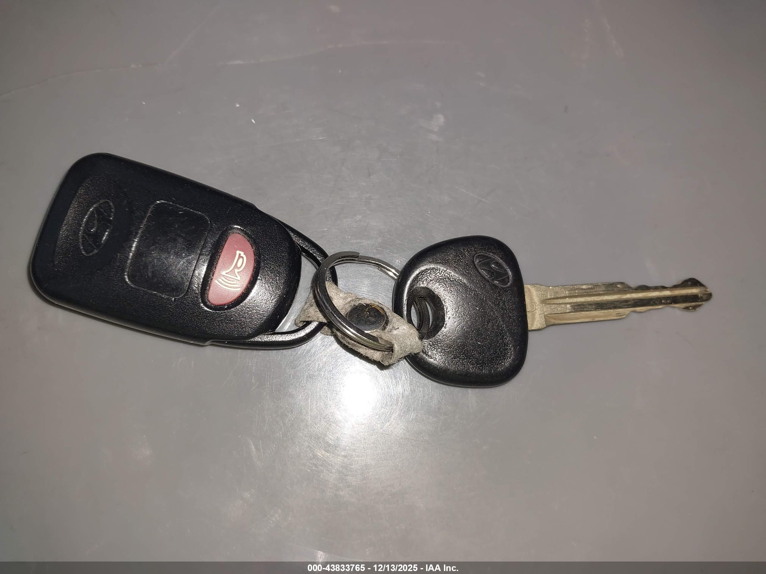 HYUNDAI ELANTRA image 11