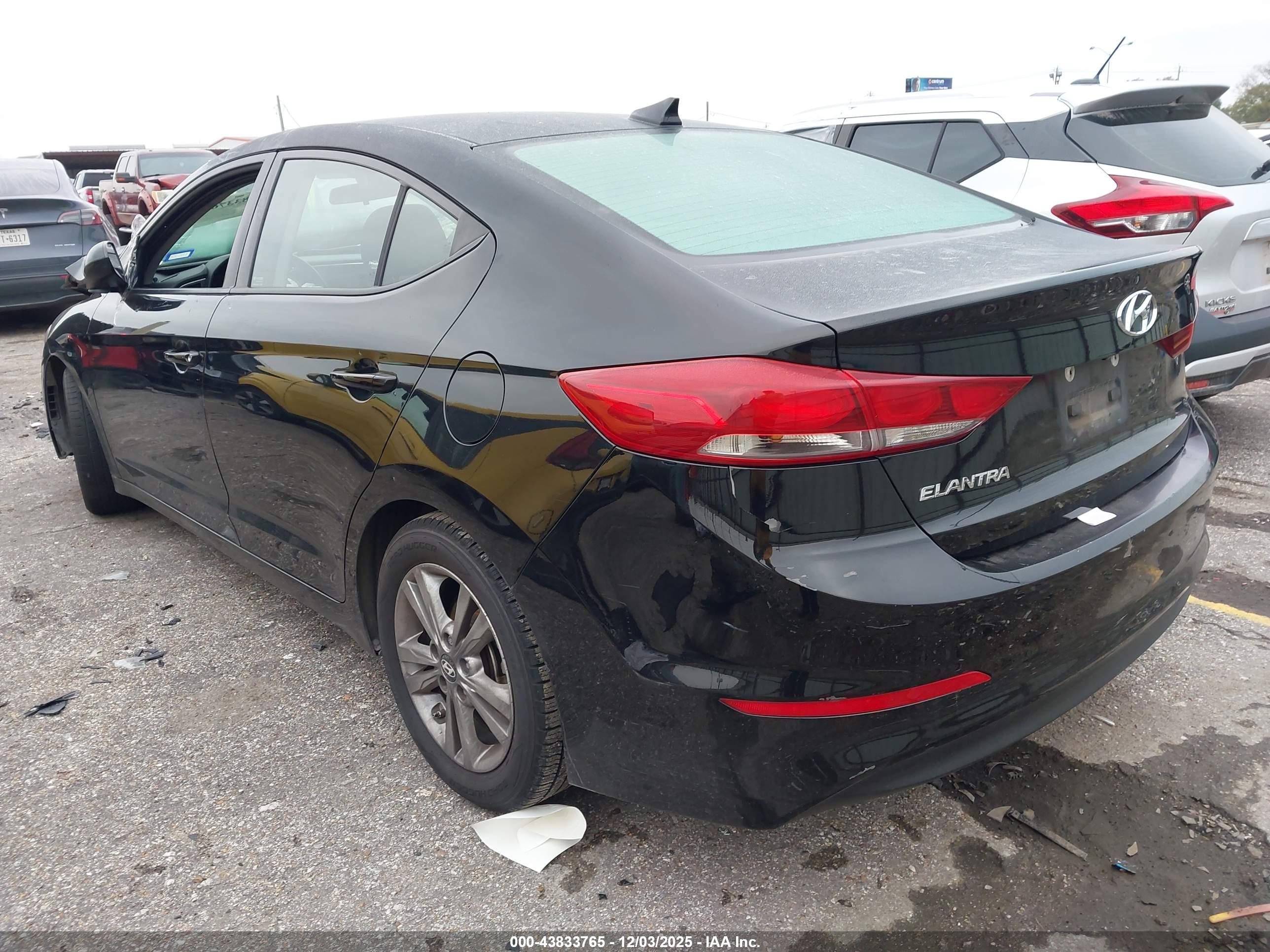 HYUNDAI ELANTRA image 3