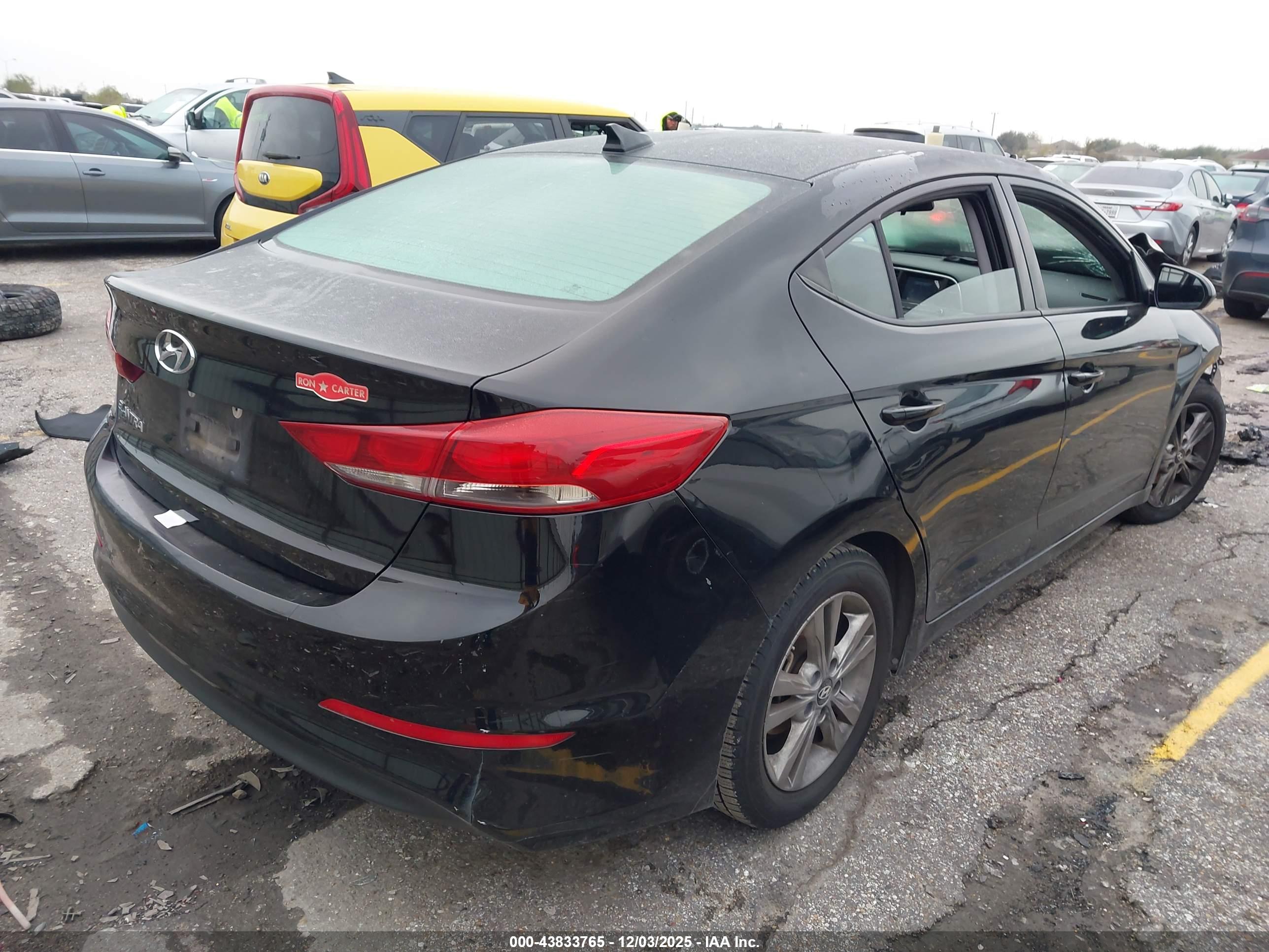 HYUNDAI ELANTRA image 4