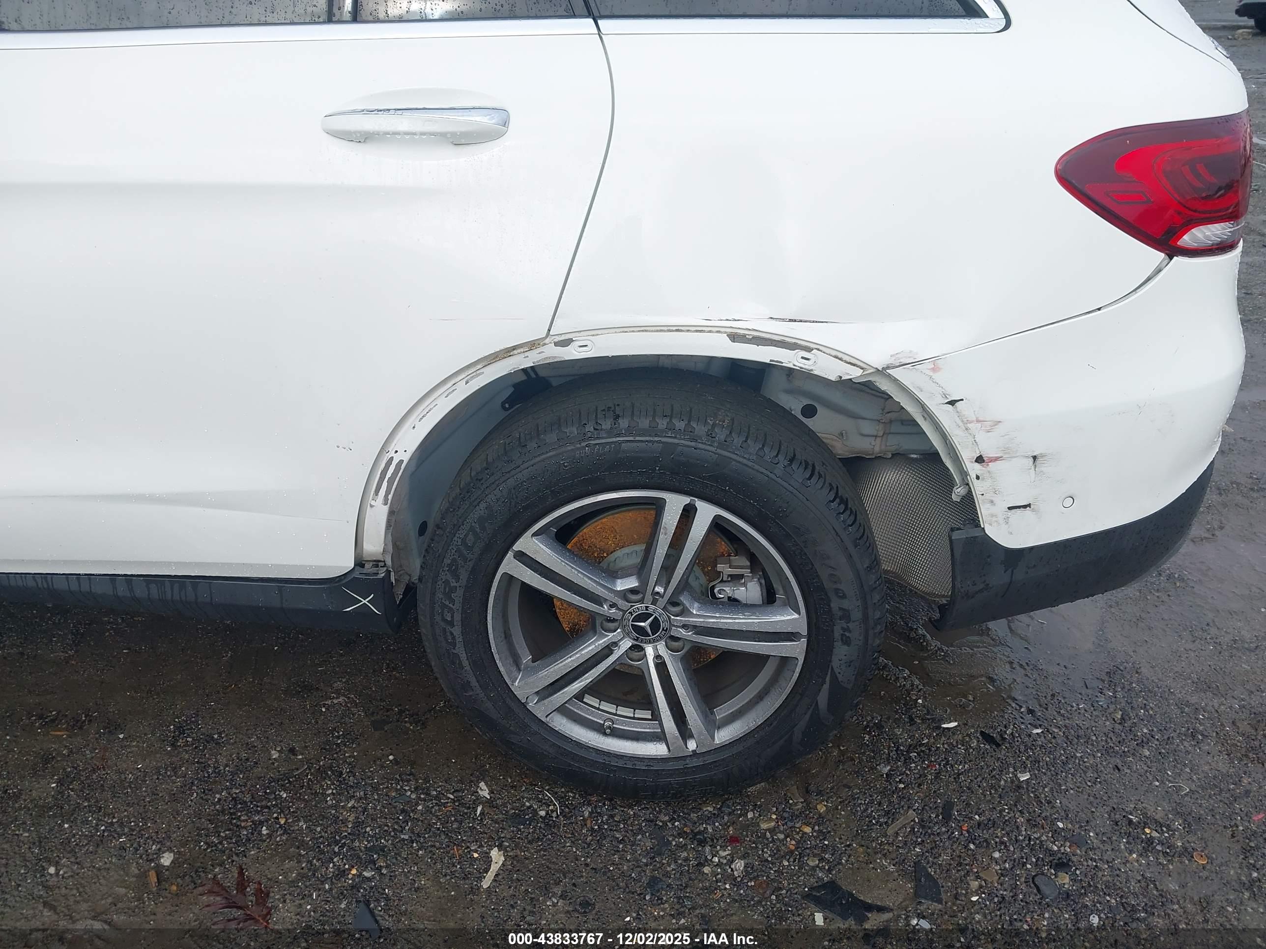 MERCEDES-BENZ GLC image 6