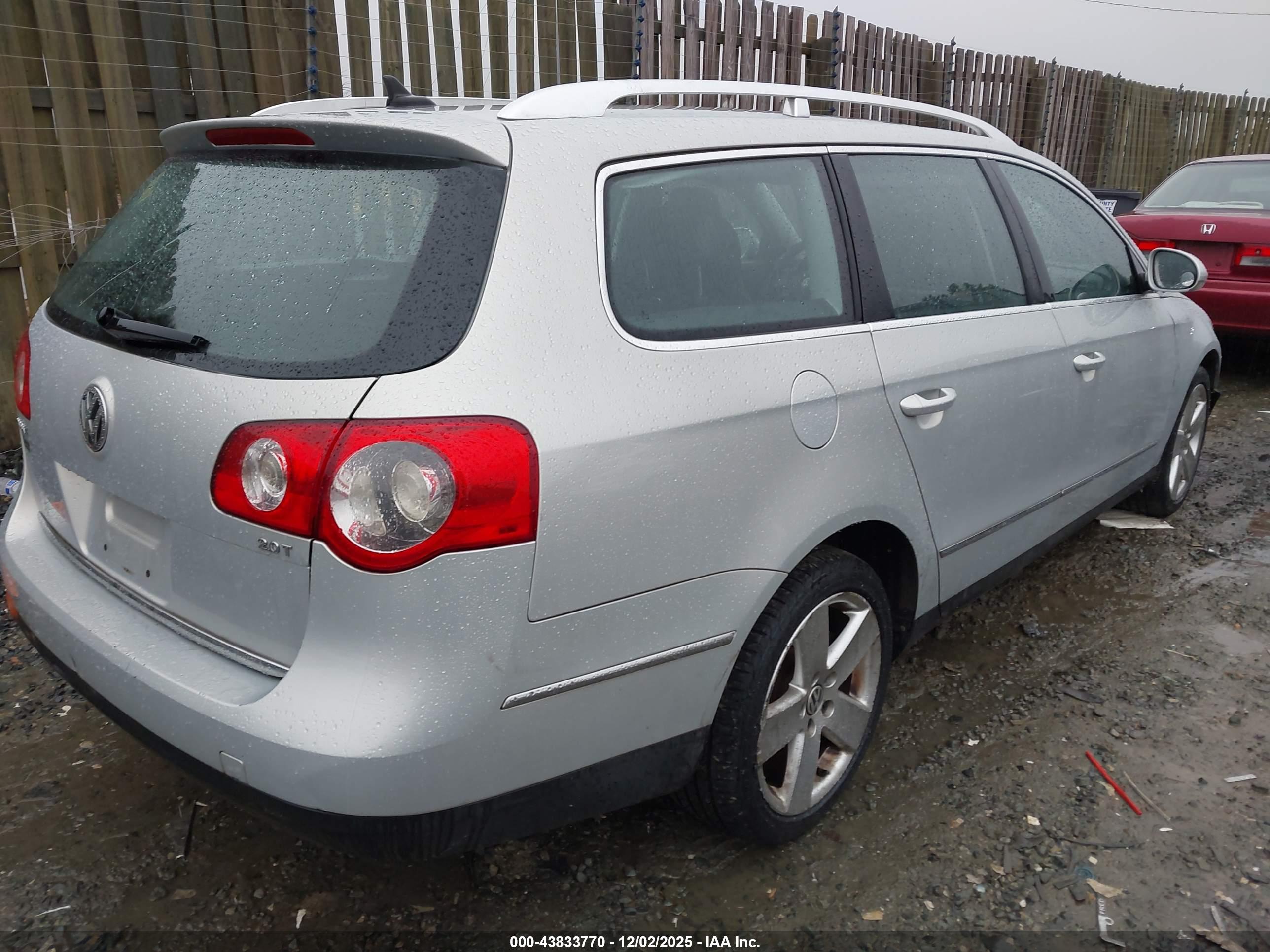 VOLKSWAGEN PASSAT image 4