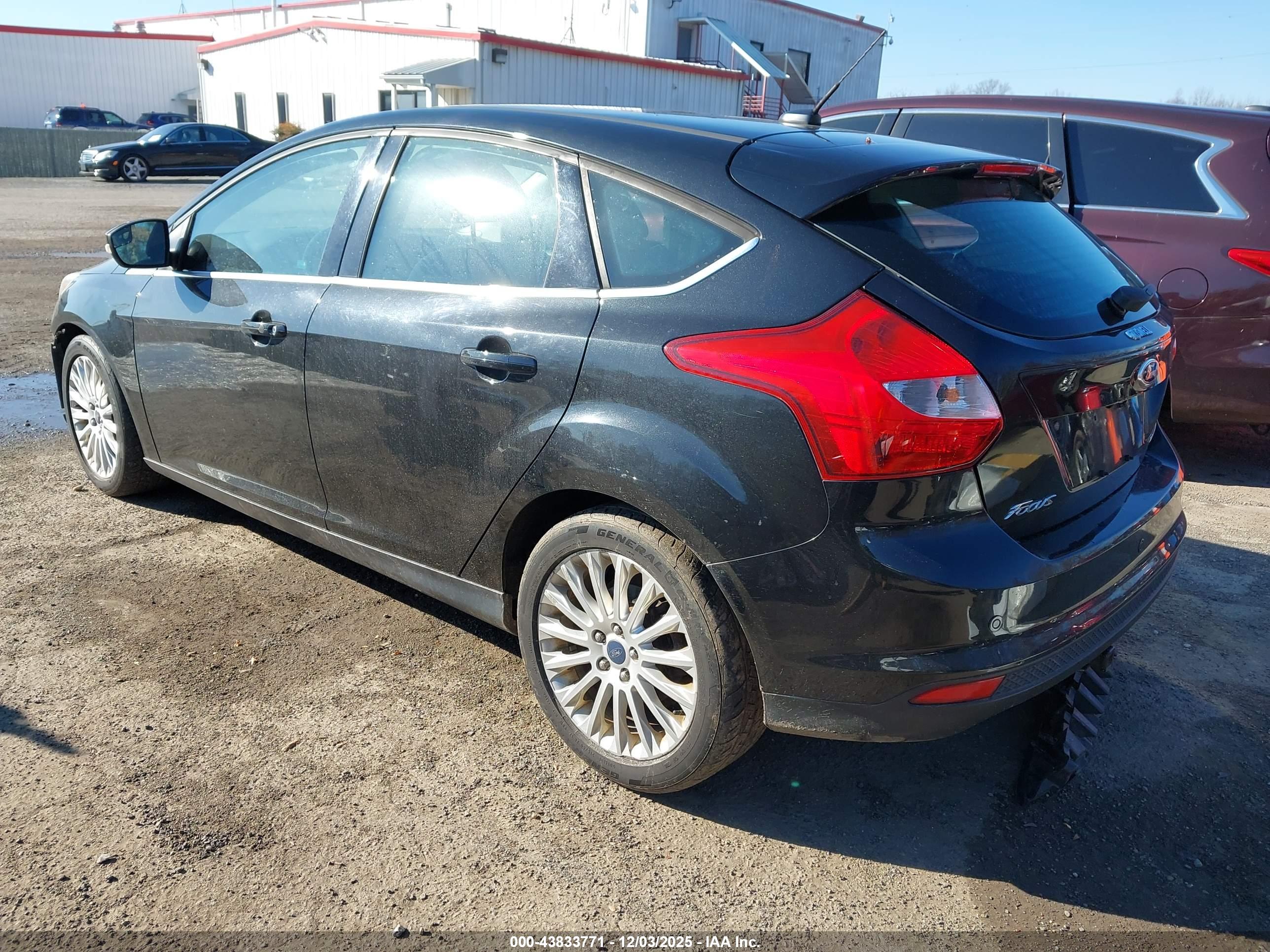 FORD FOCUS image 3