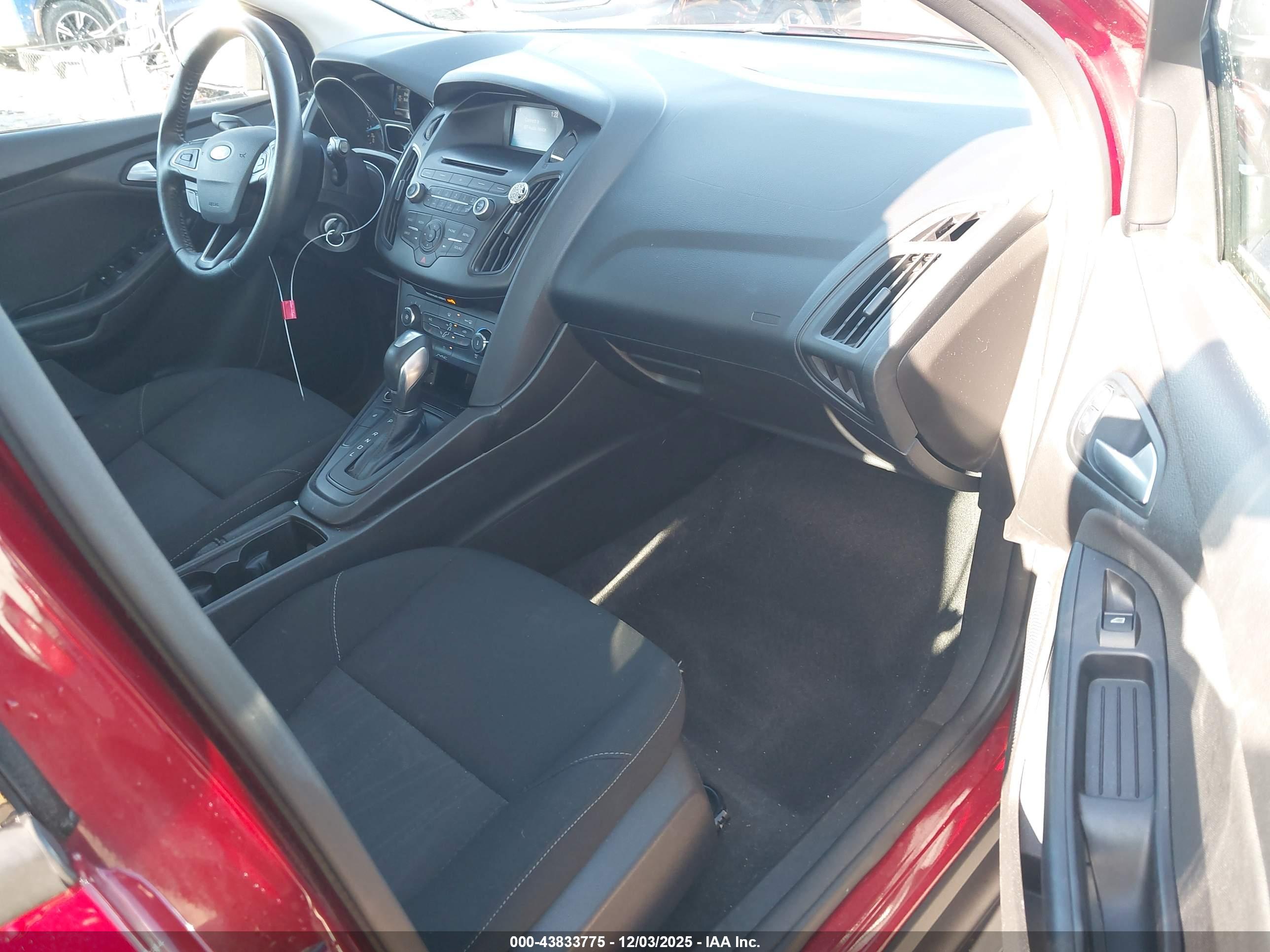 FORD FOCUS image 5