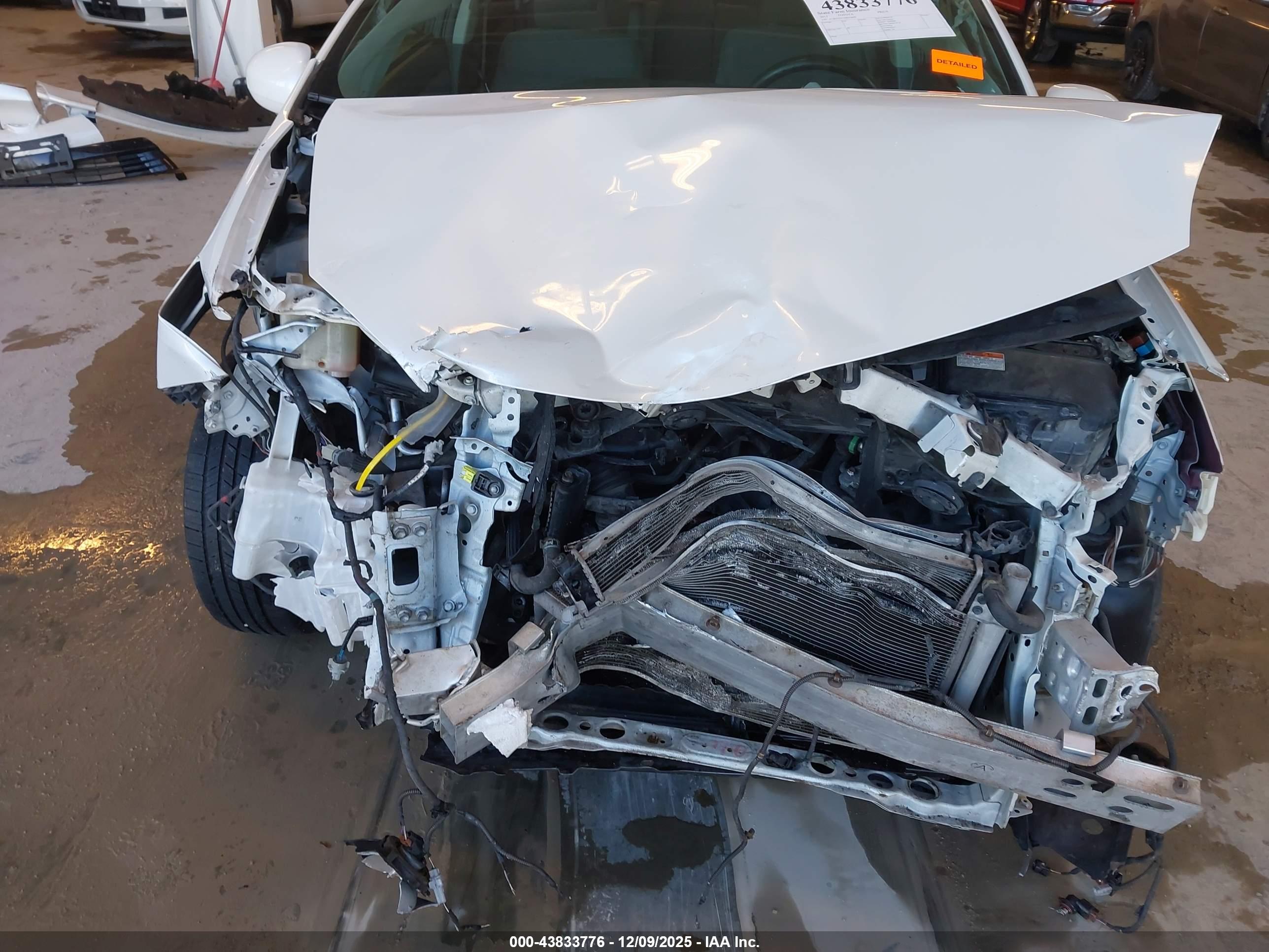 TOYOTA PRIUS image 6