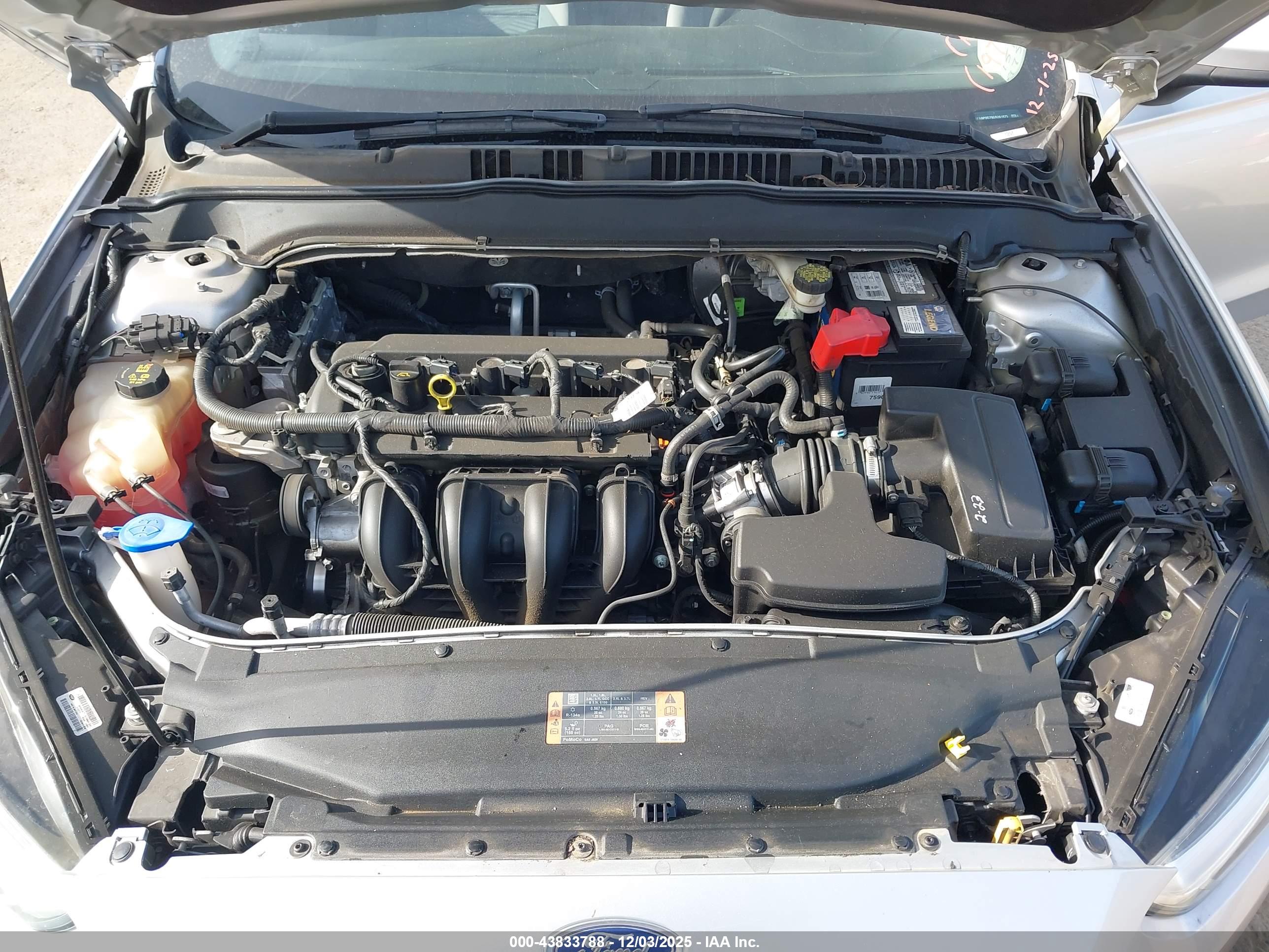 FORD FUSION image 10