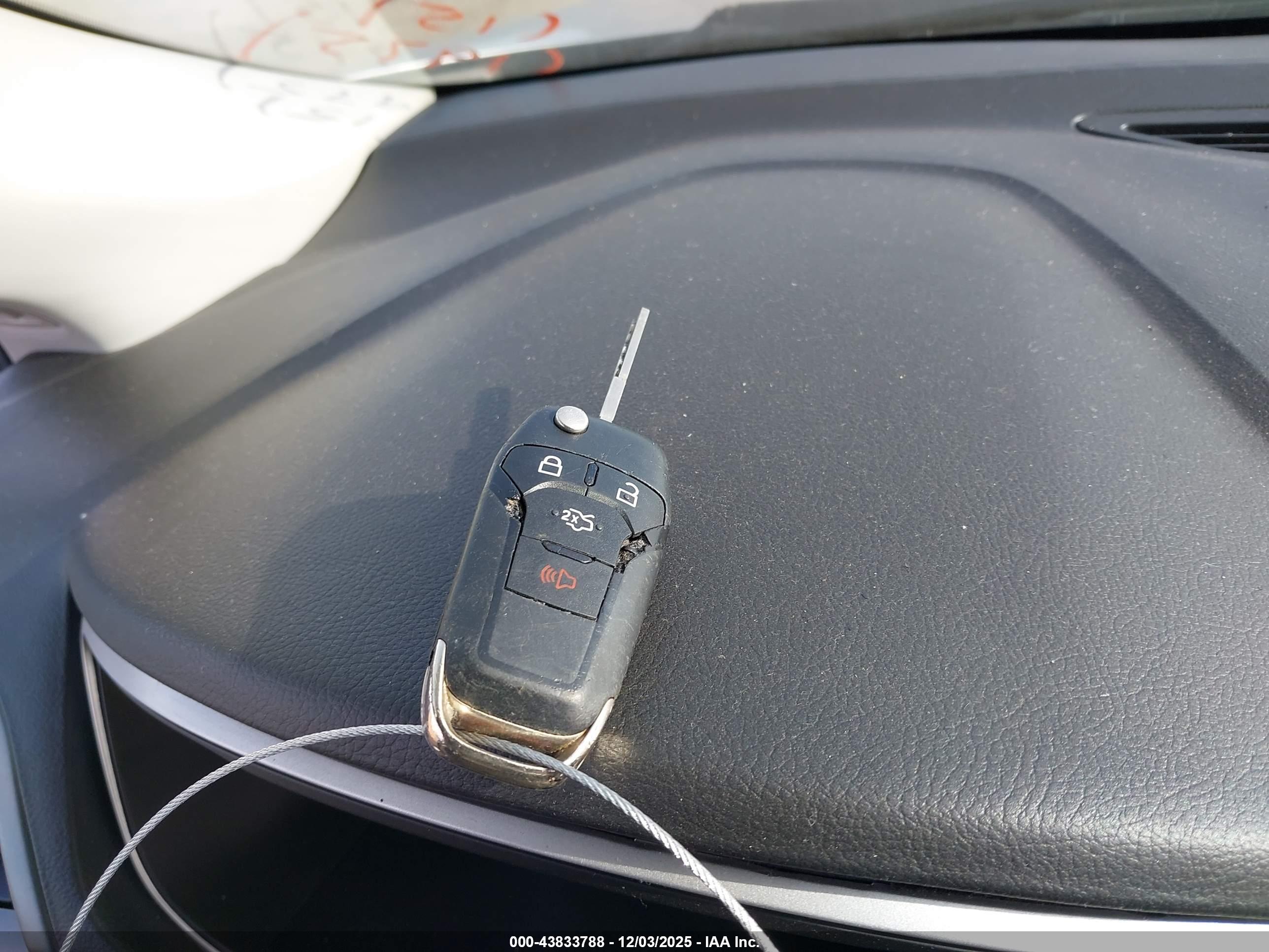 FORD FUSION image 11