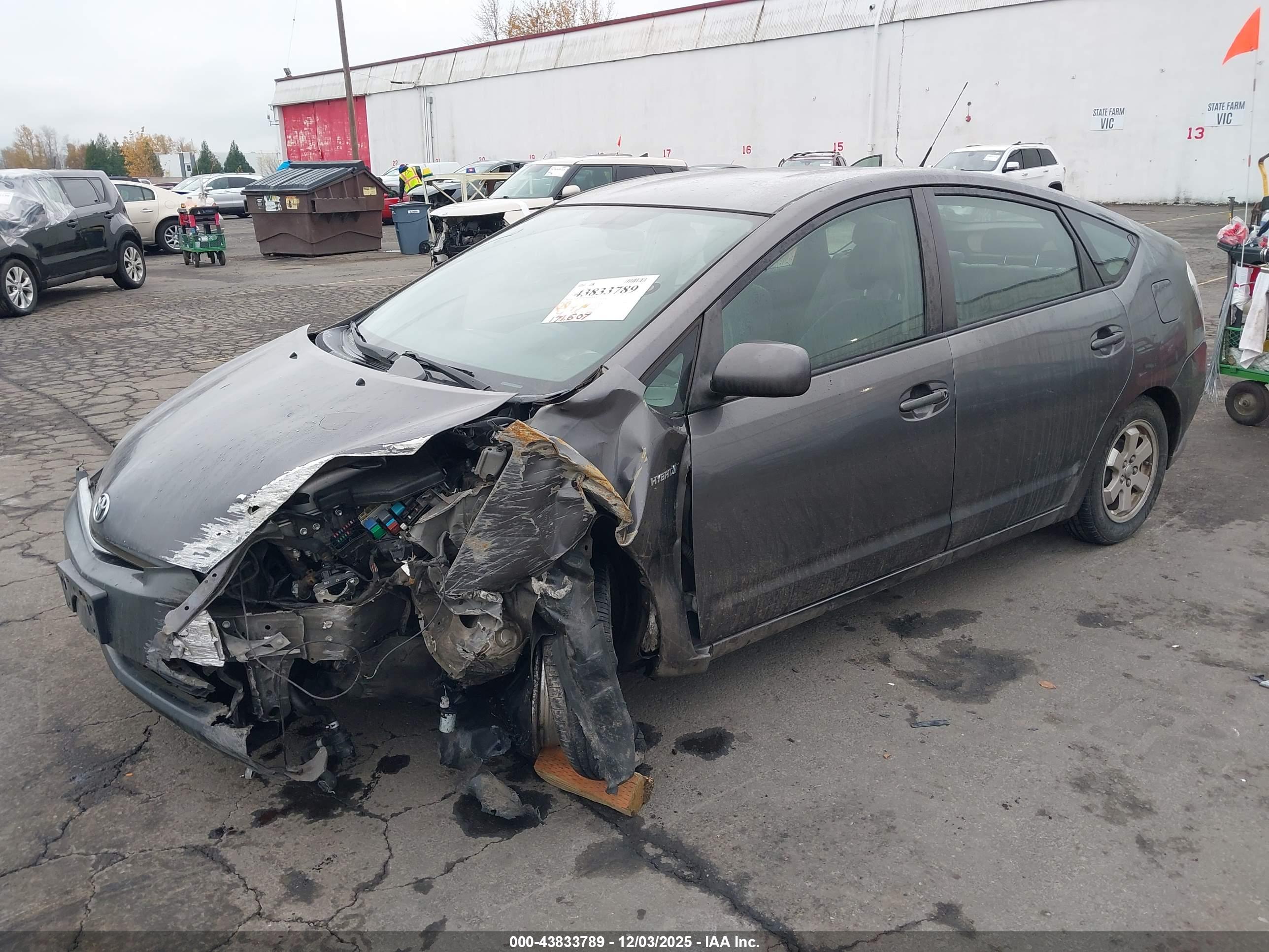 TOYOTA PRIUS image 2