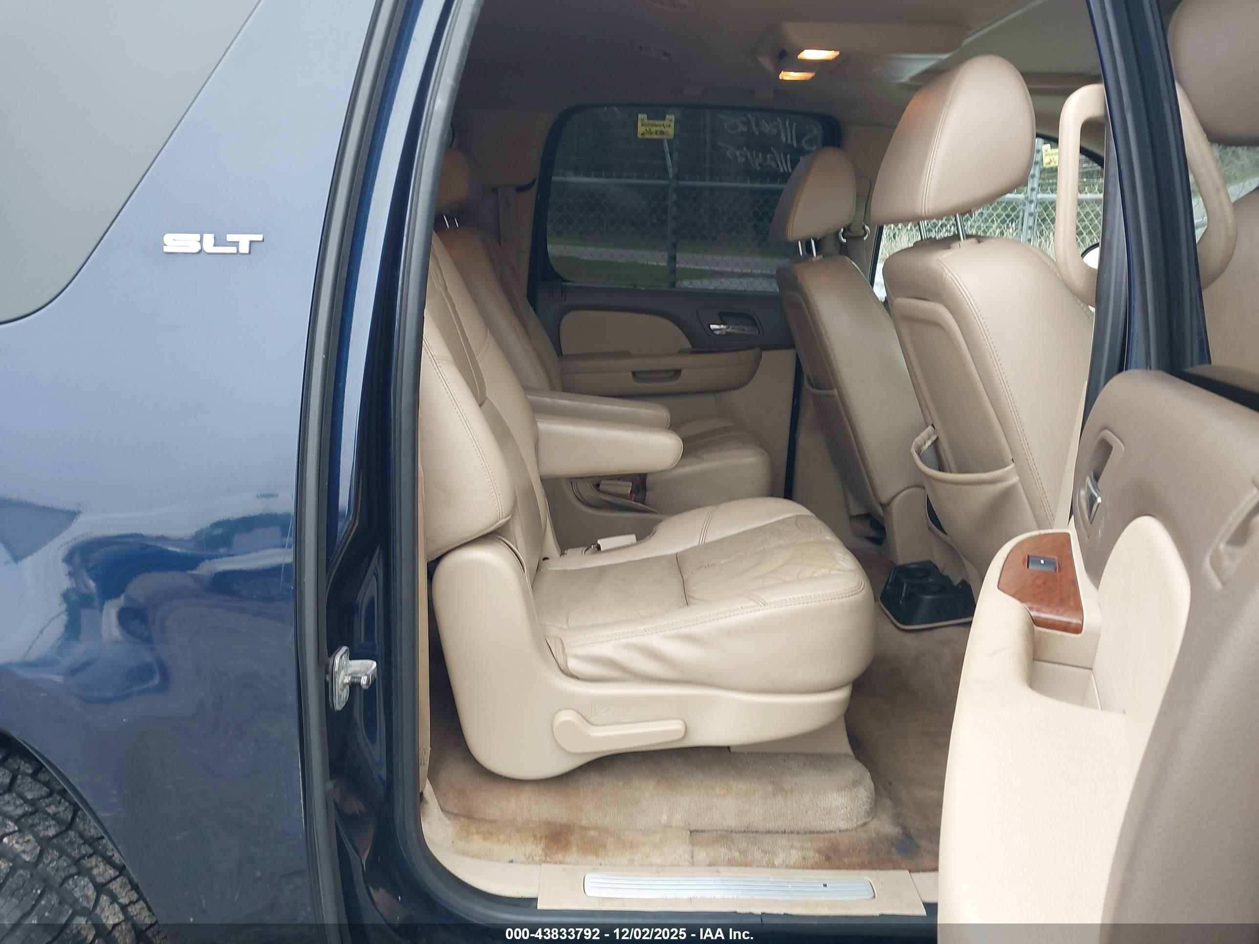 GMC YUKON image 8