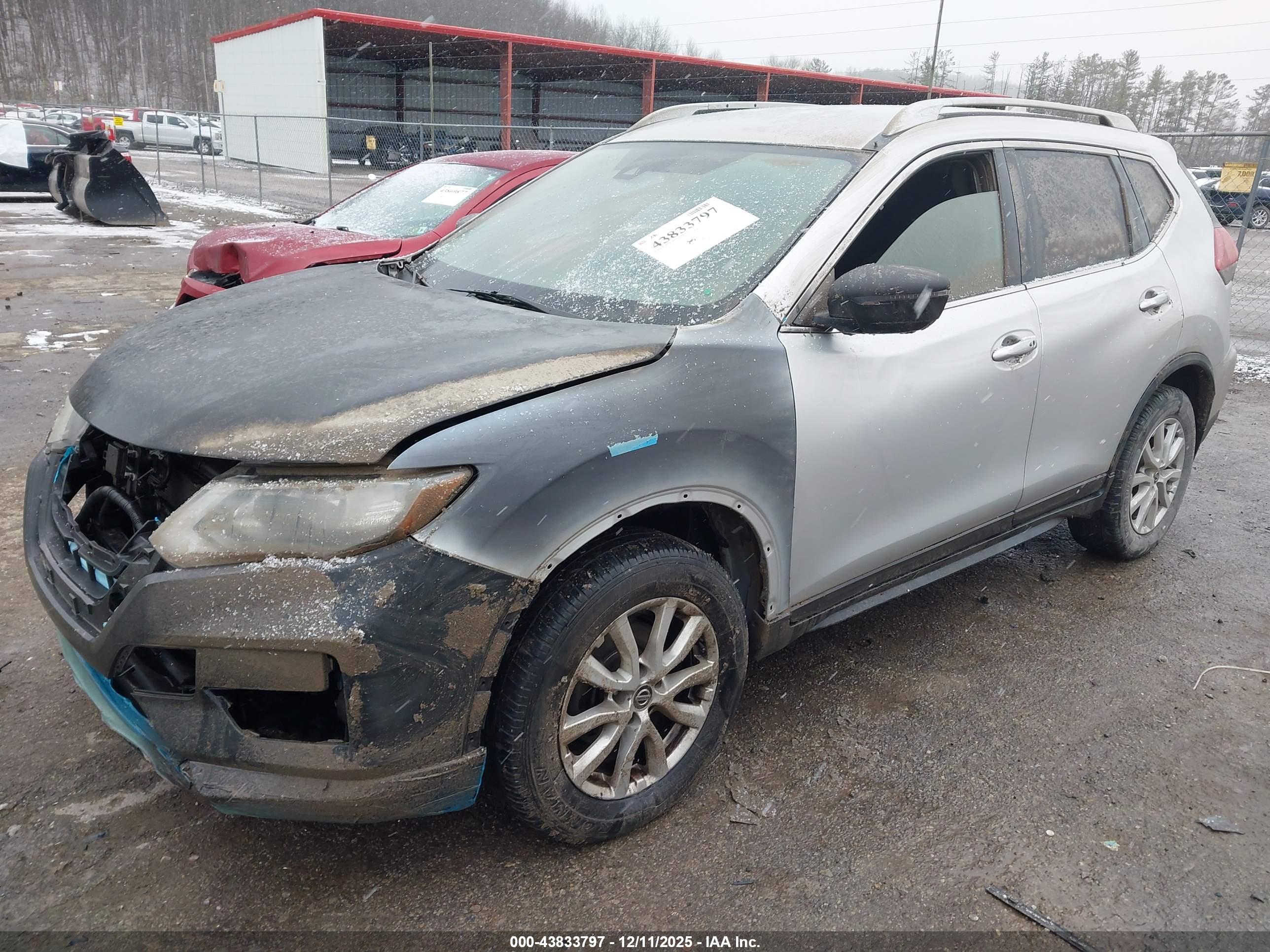 NISSAN ROGUE image 2