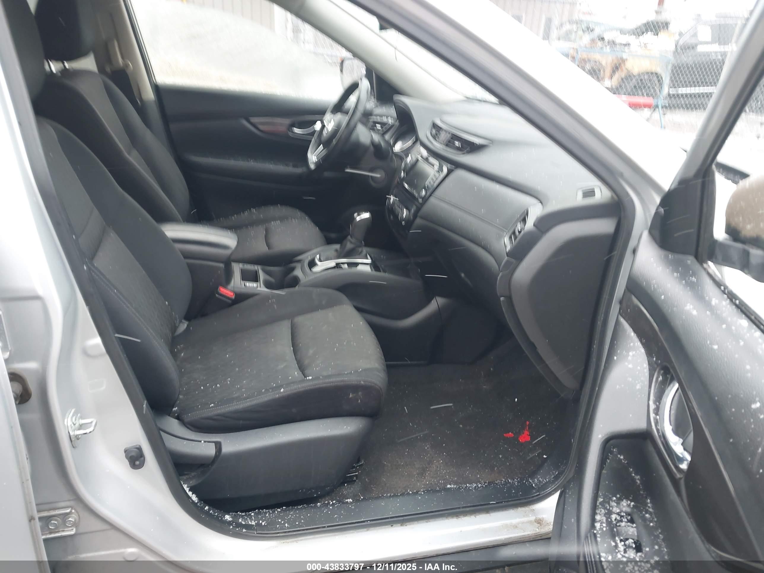 NISSAN ROGUE image 5