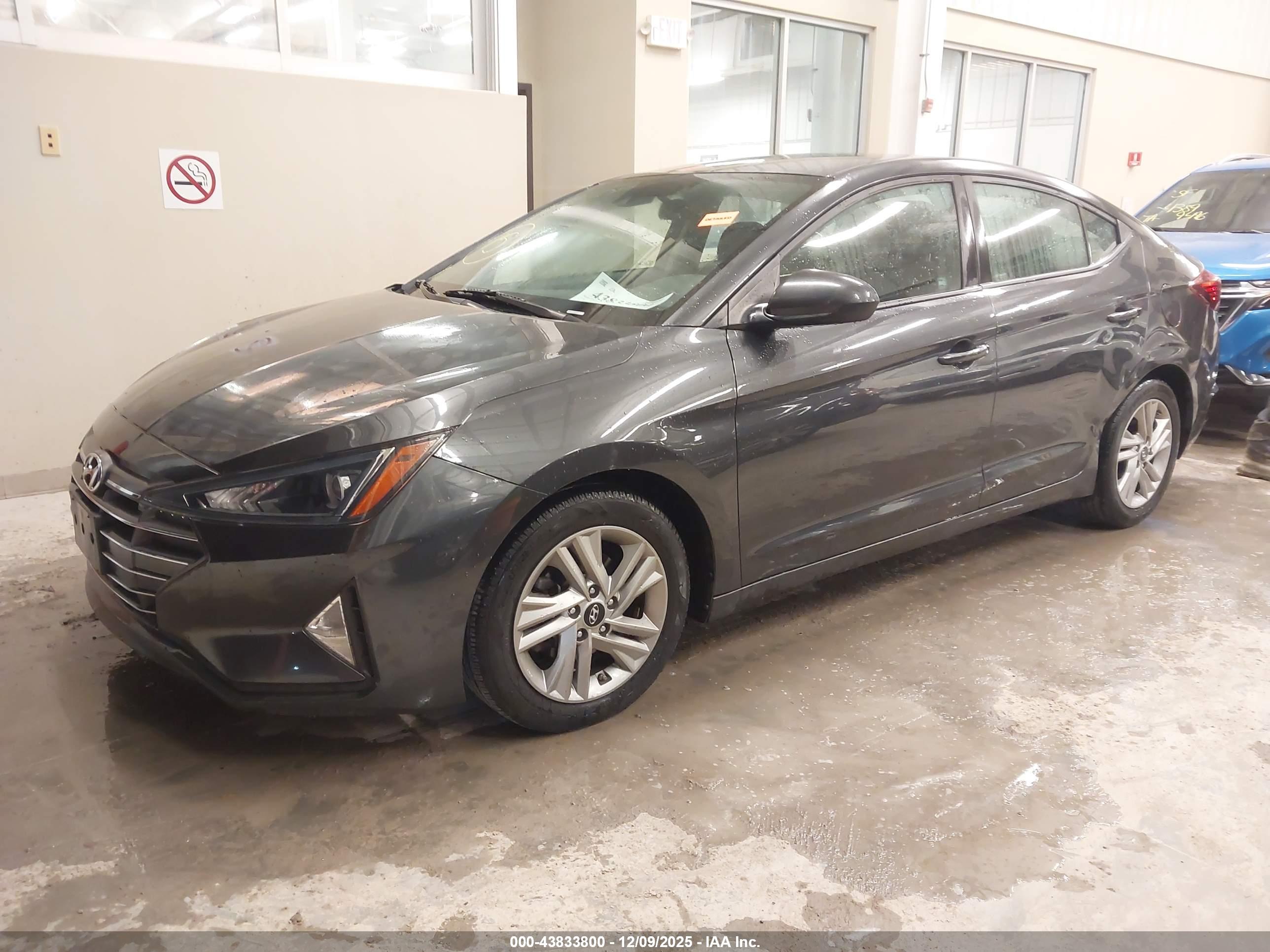 HYUNDAI ELANTRA image 2