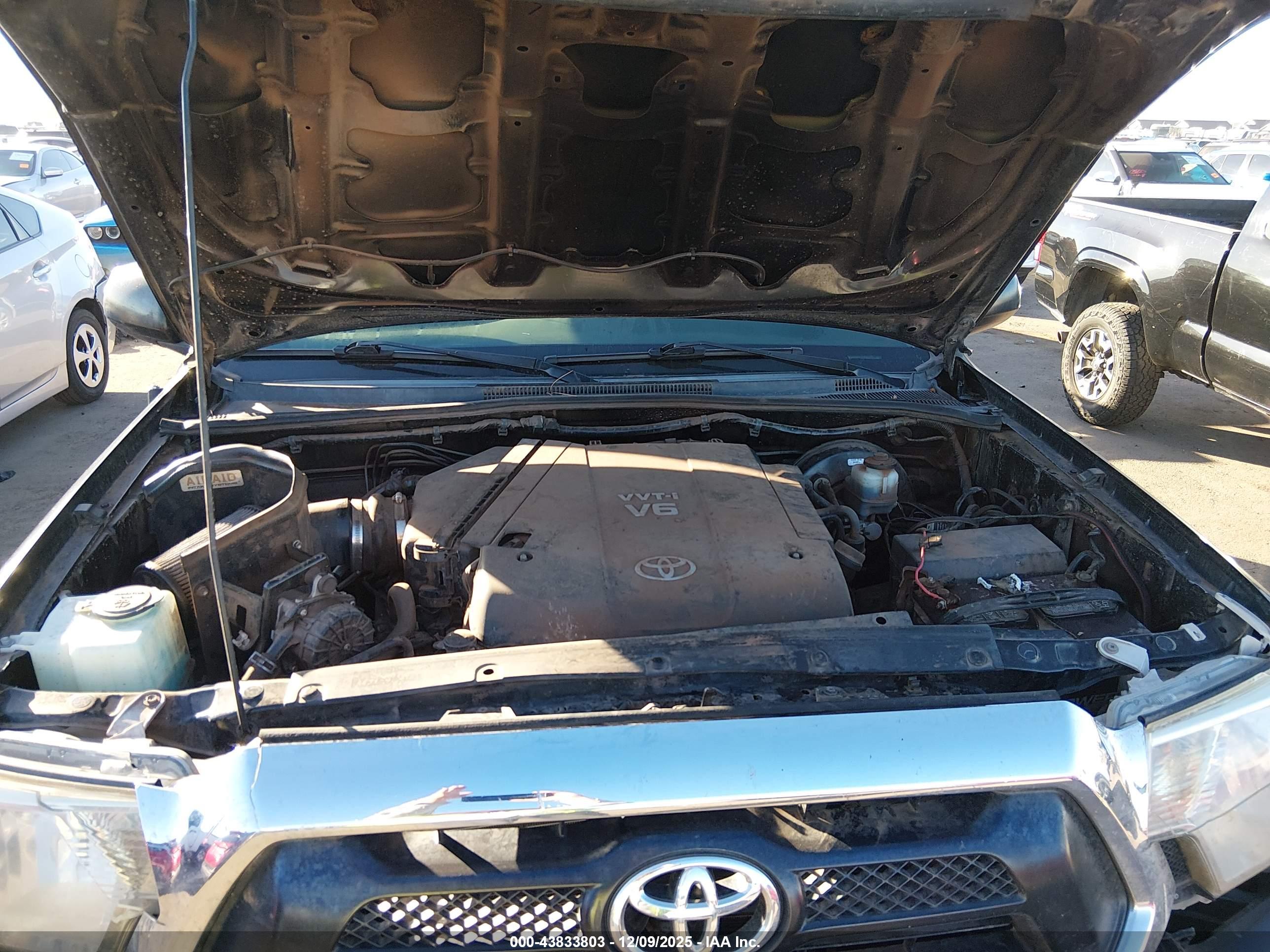 TOYOTA TACOMA image 10