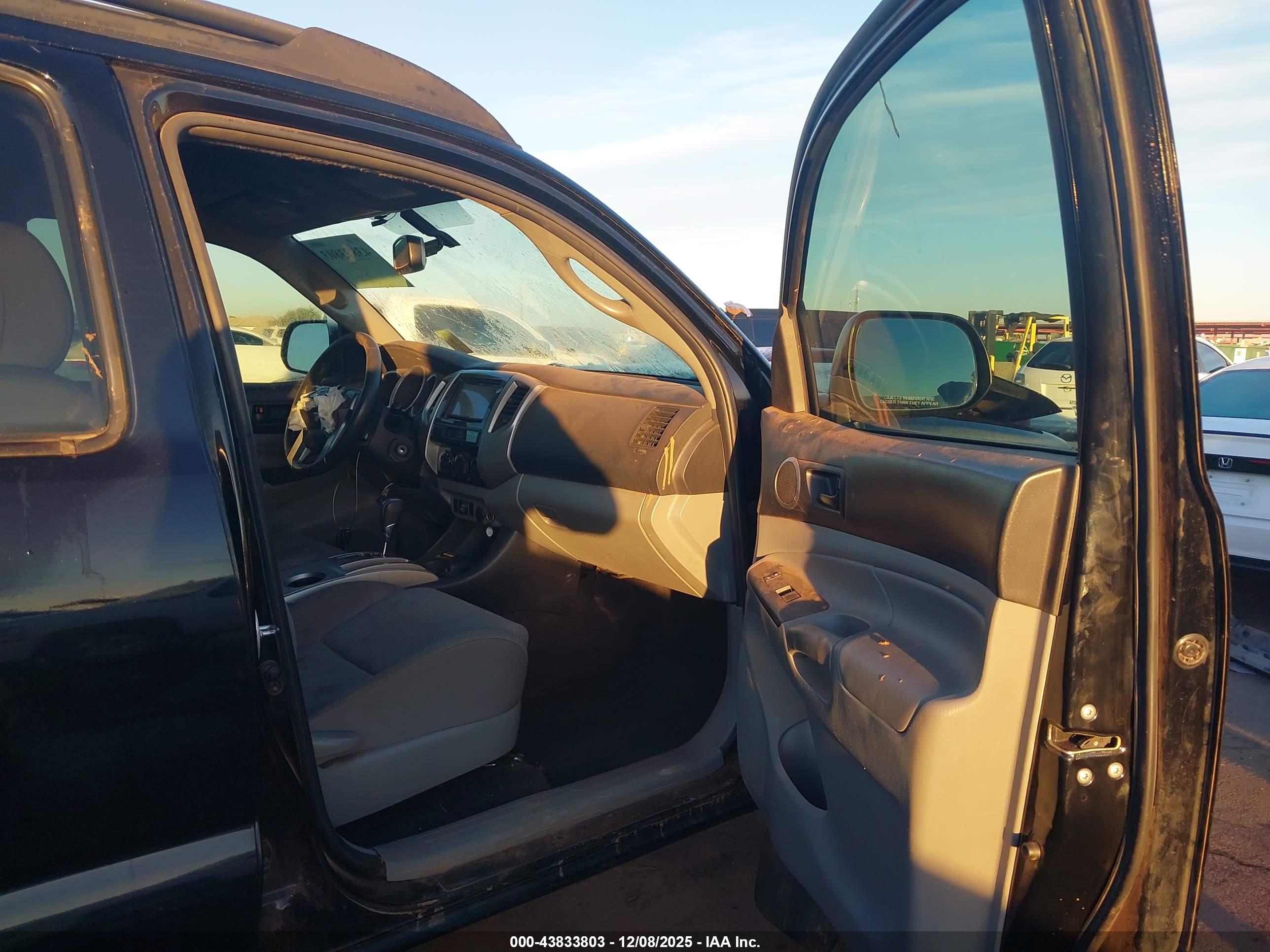 TOYOTA TACOMA image 5
