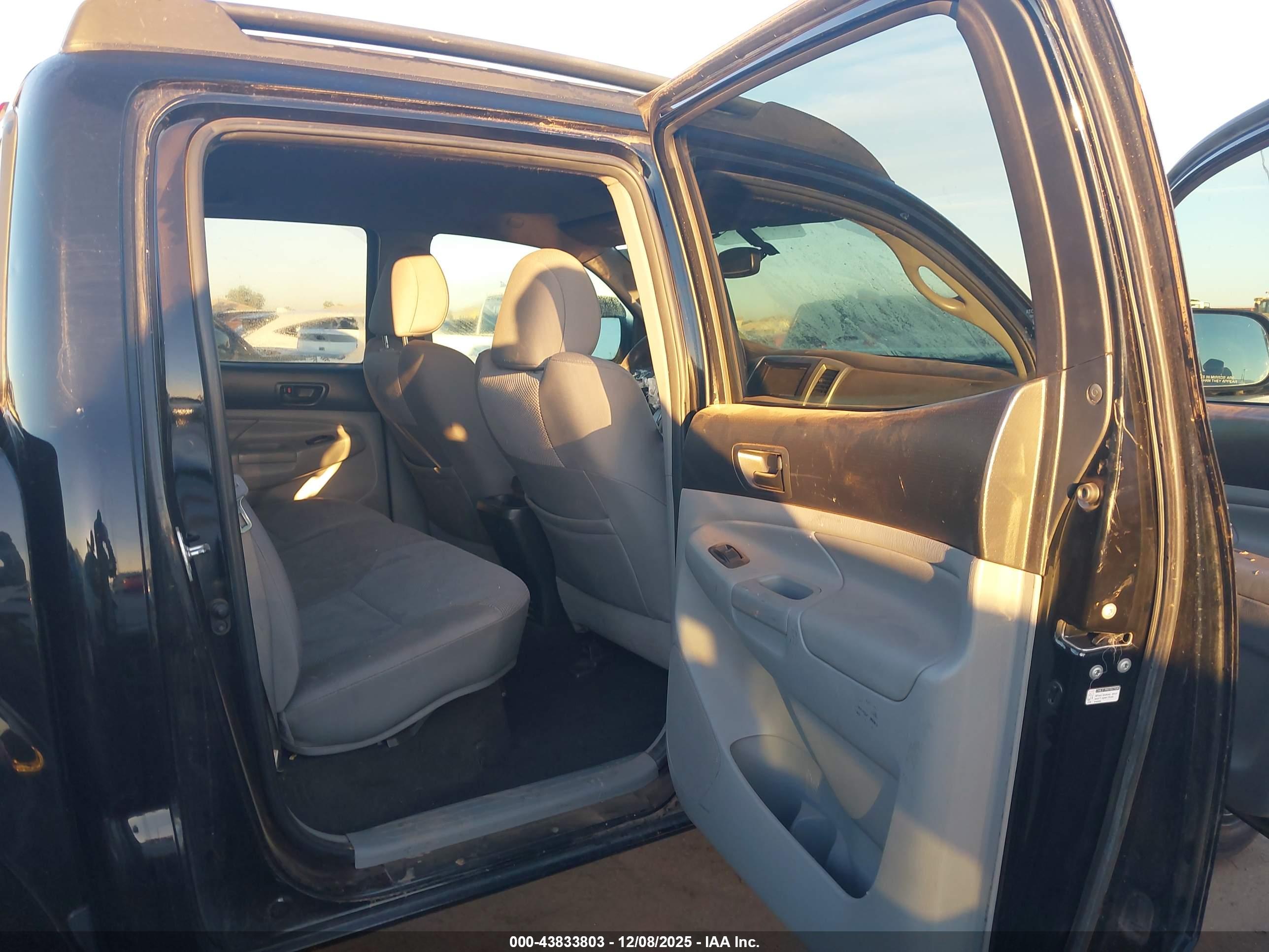 TOYOTA TACOMA image 8