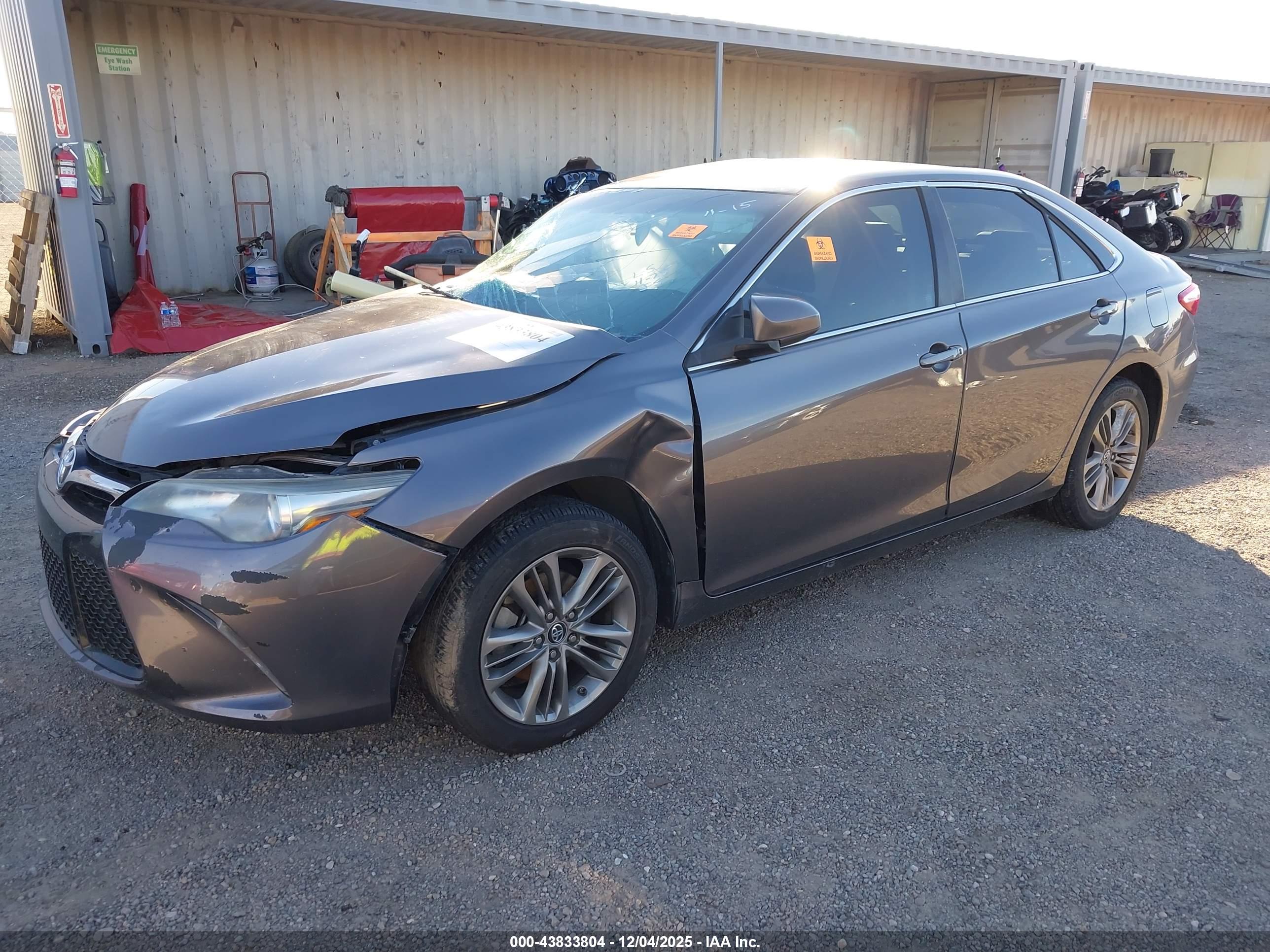 TOYOTA CAMRY image 2