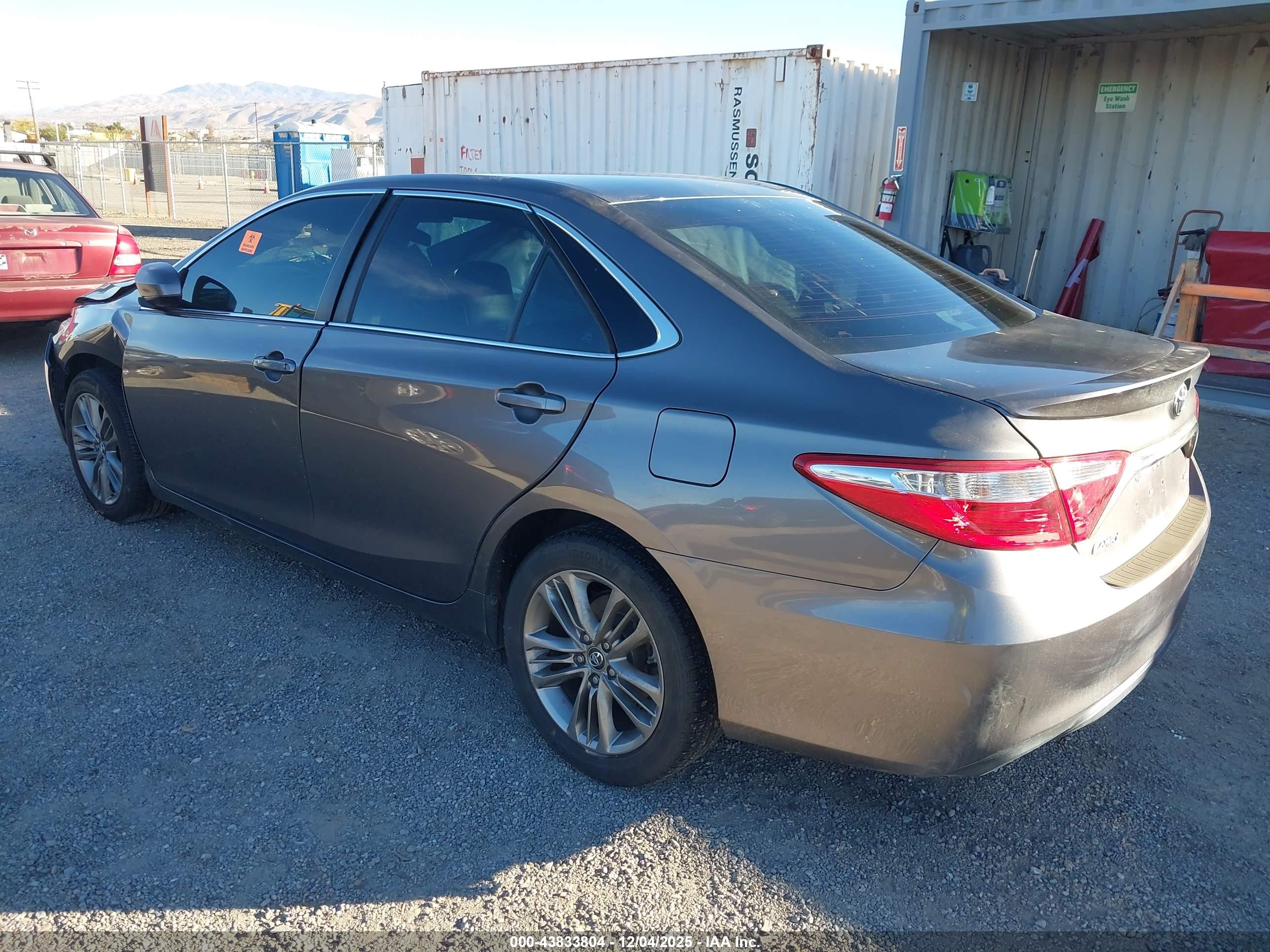 TOYOTA CAMRY image 3
