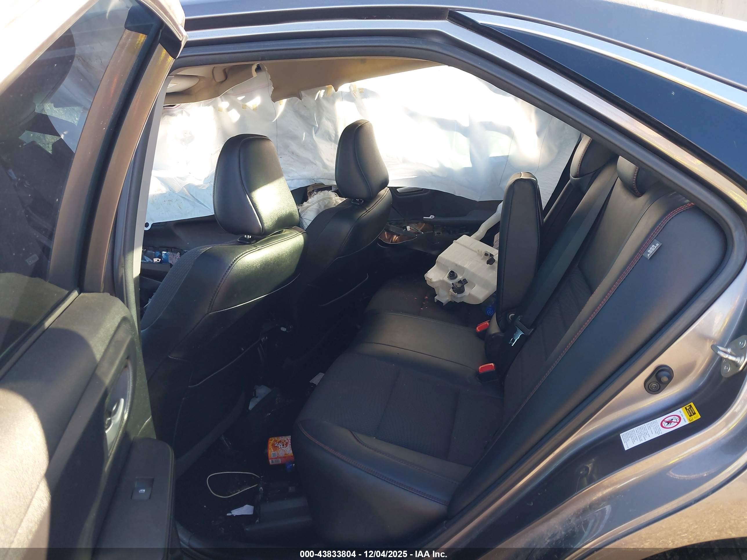 TOYOTA CAMRY image 8