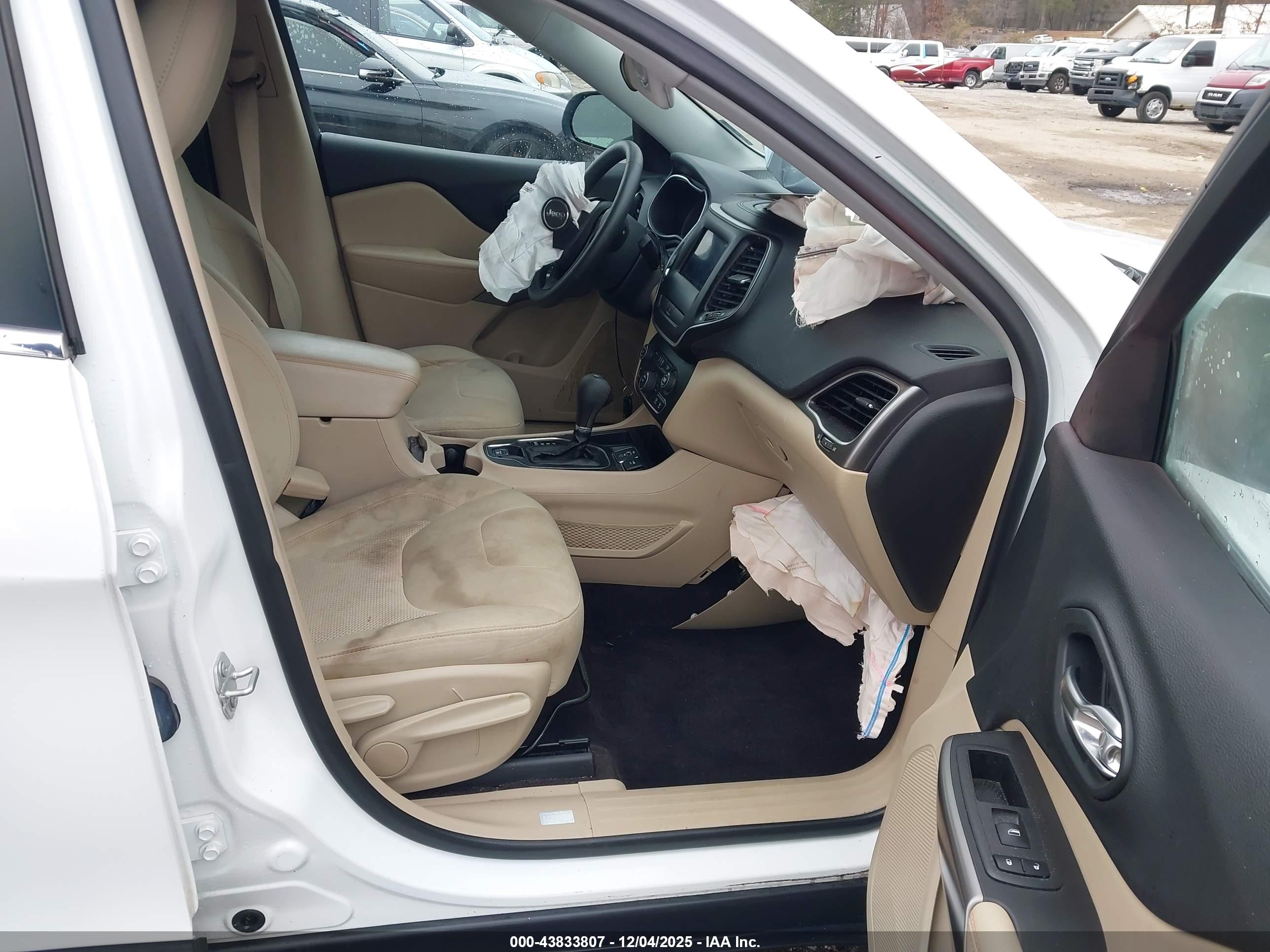 JEEP CHEROKEE image 5