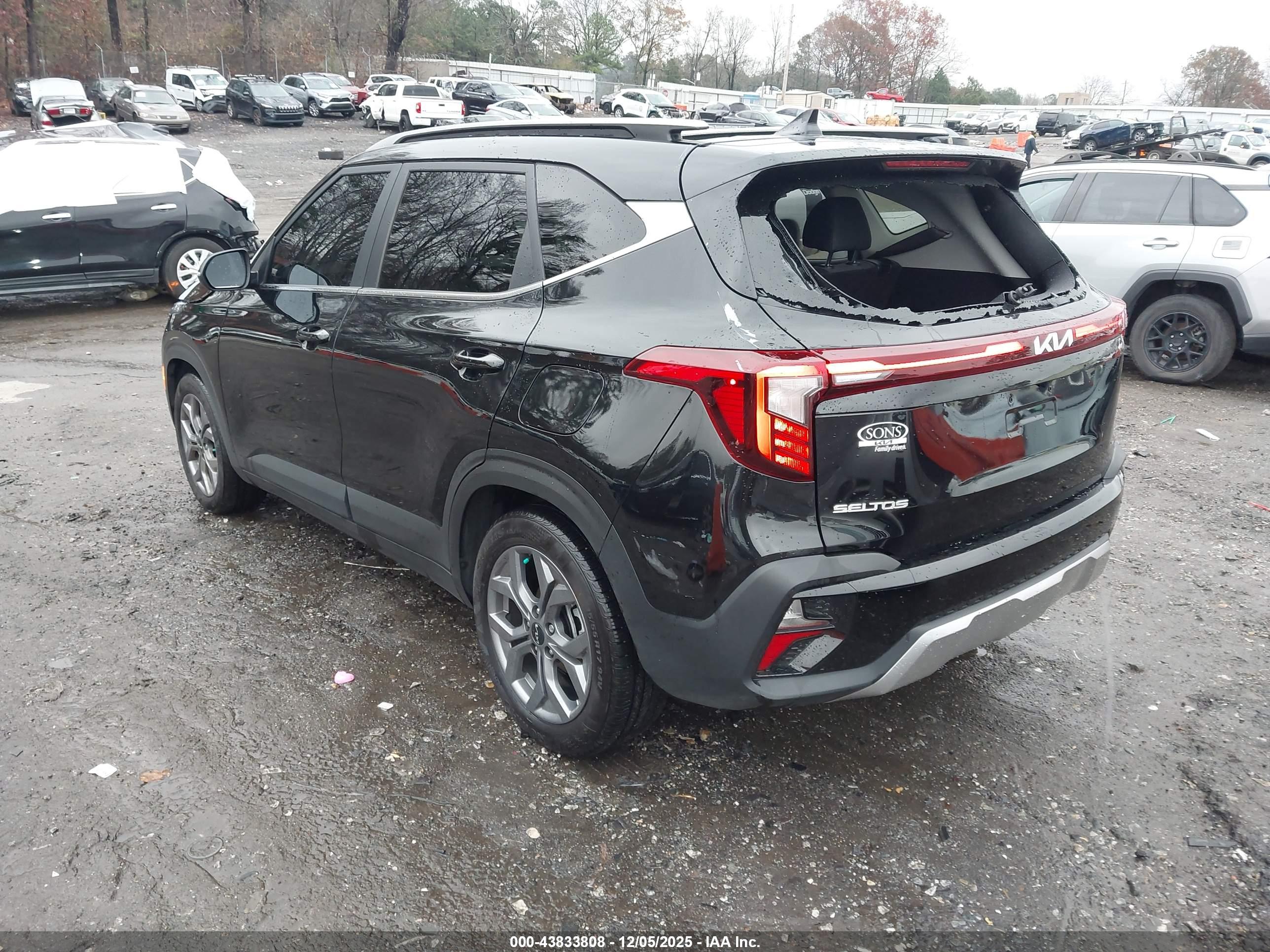 KIA SELTOS image 3