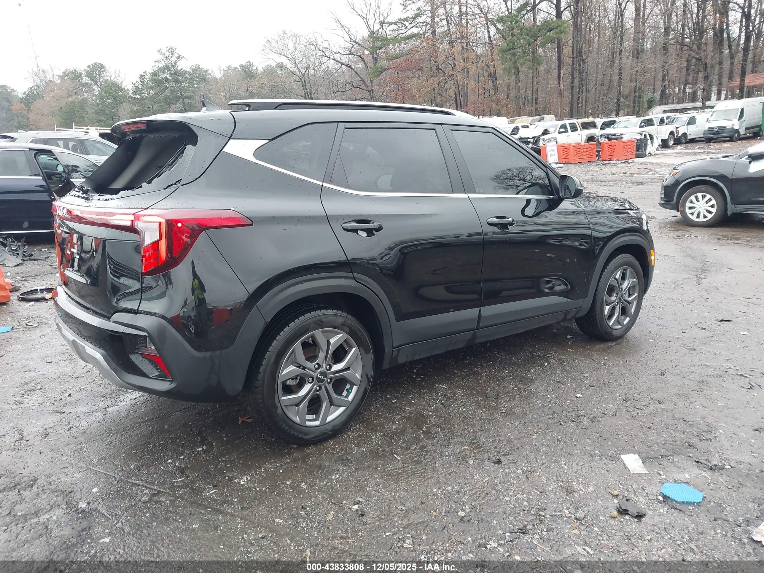 KIA SELTOS image 4
