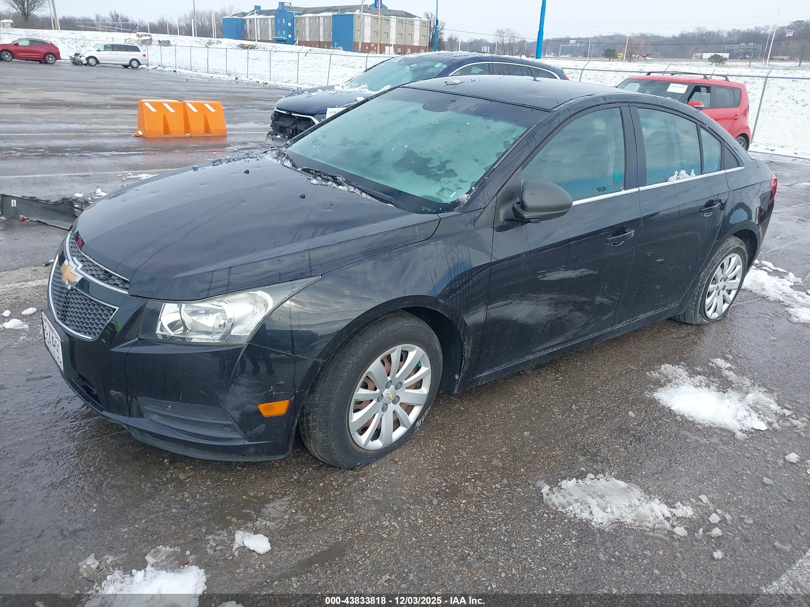 CHEVROLET CRUZE image 2