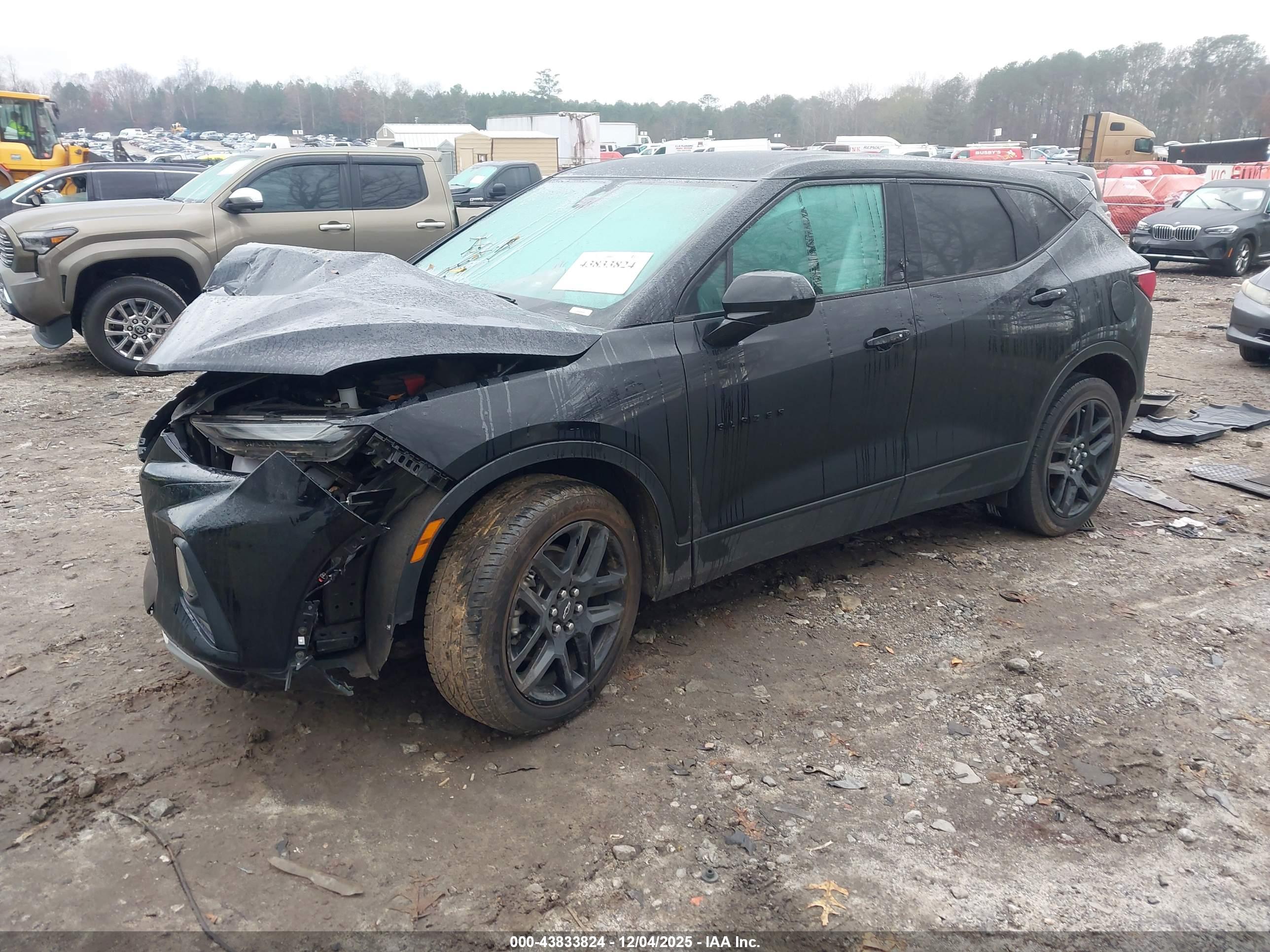 CHEVROLET BLAZER image 2