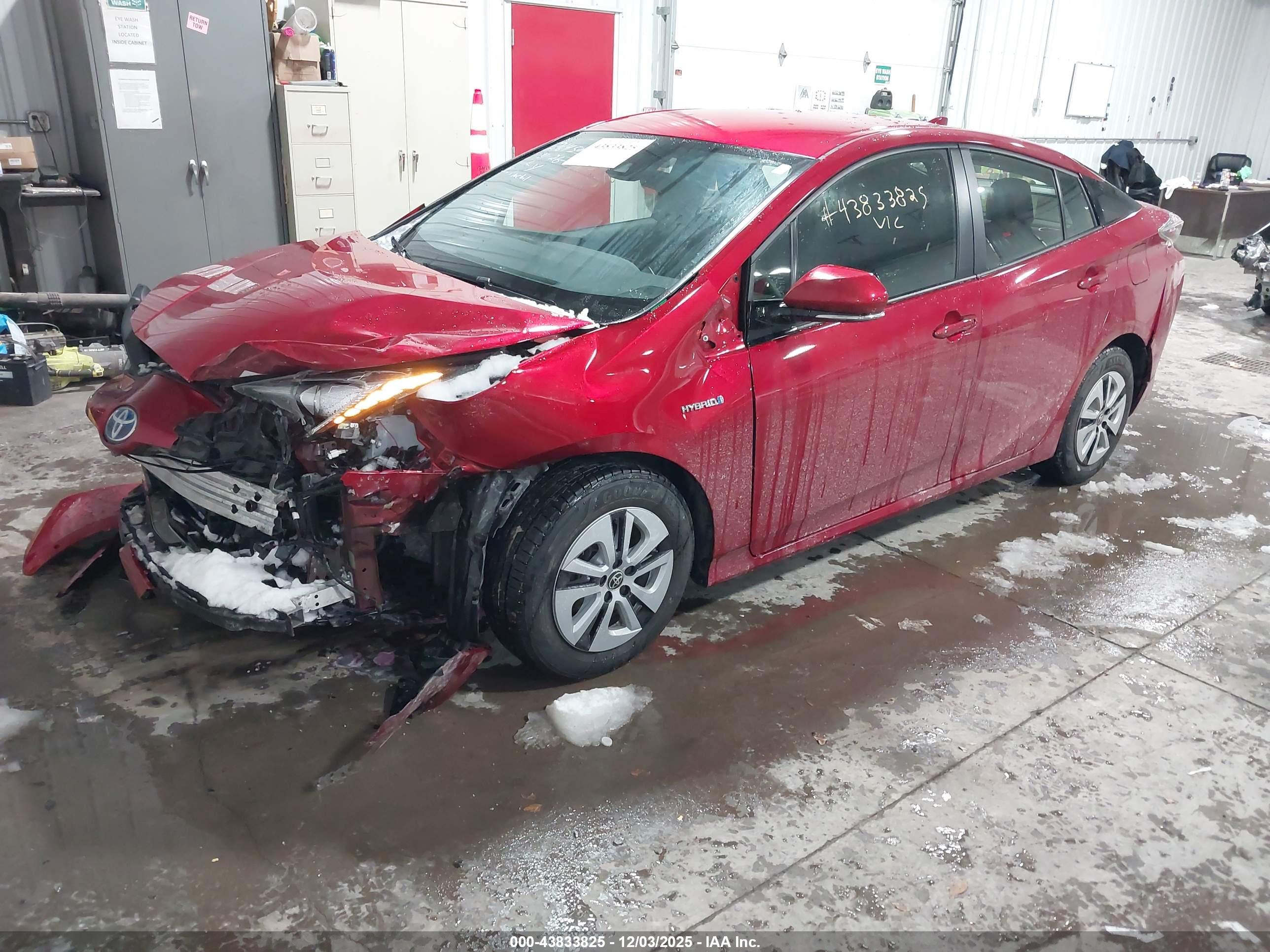 TOYOTA PRIUS image 2