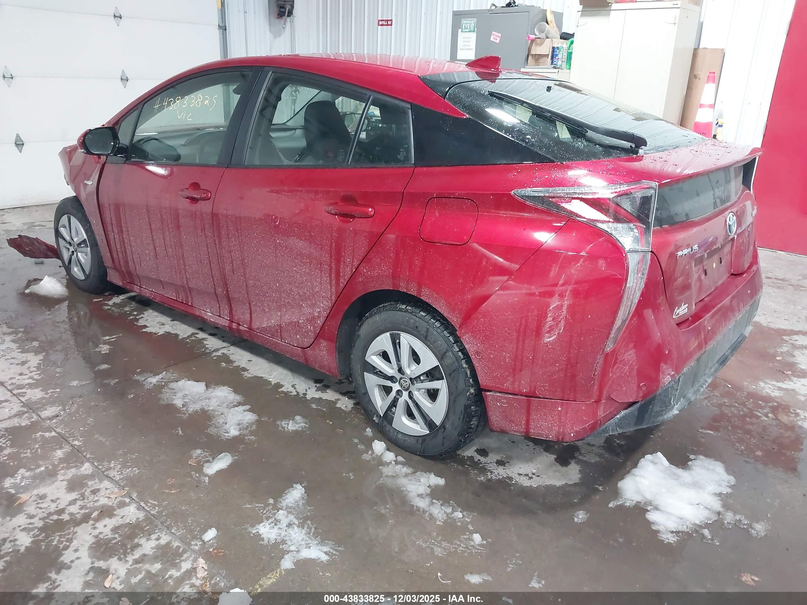 TOYOTA PRIUS image 3