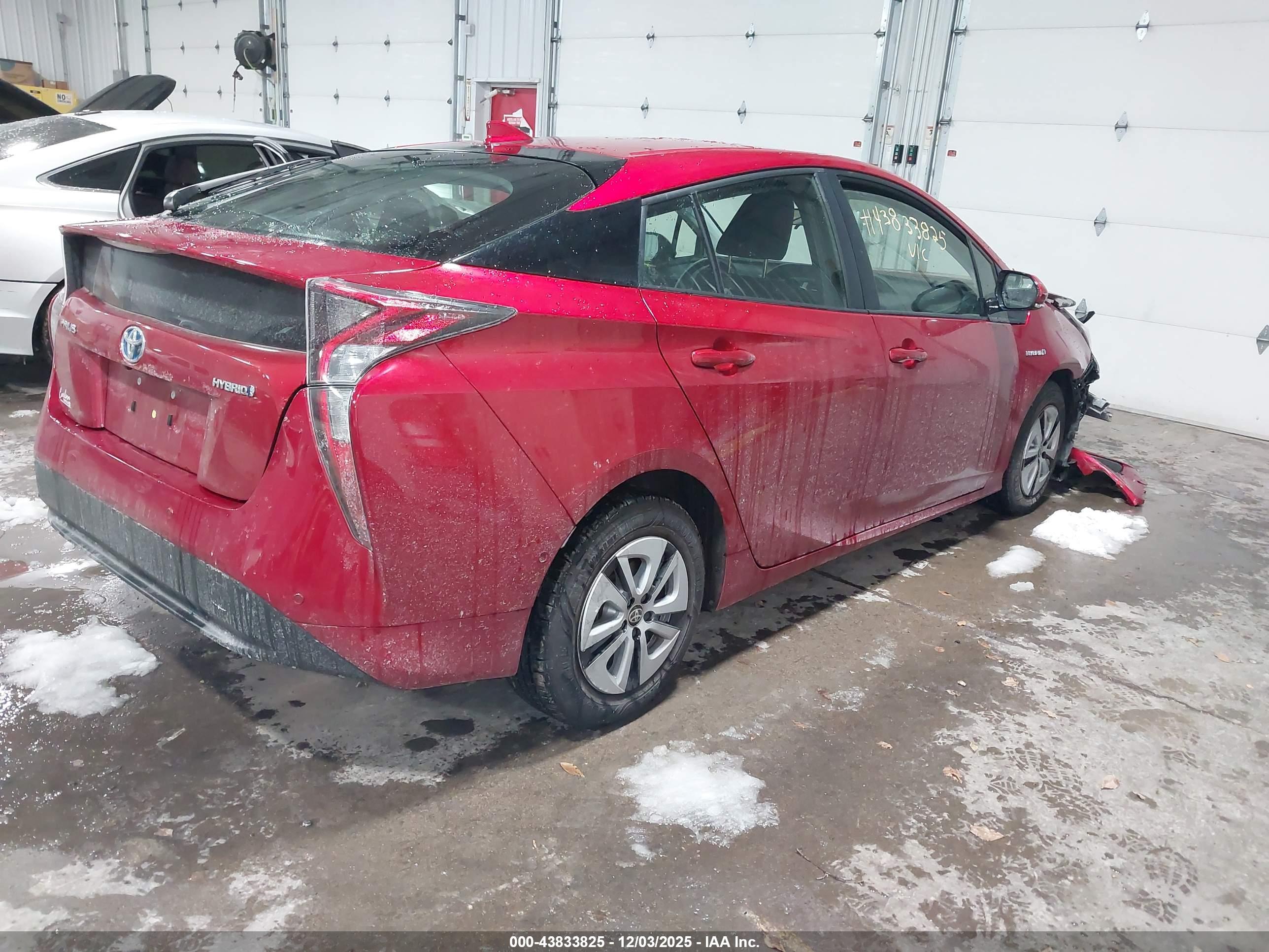 TOYOTA PRIUS image 4