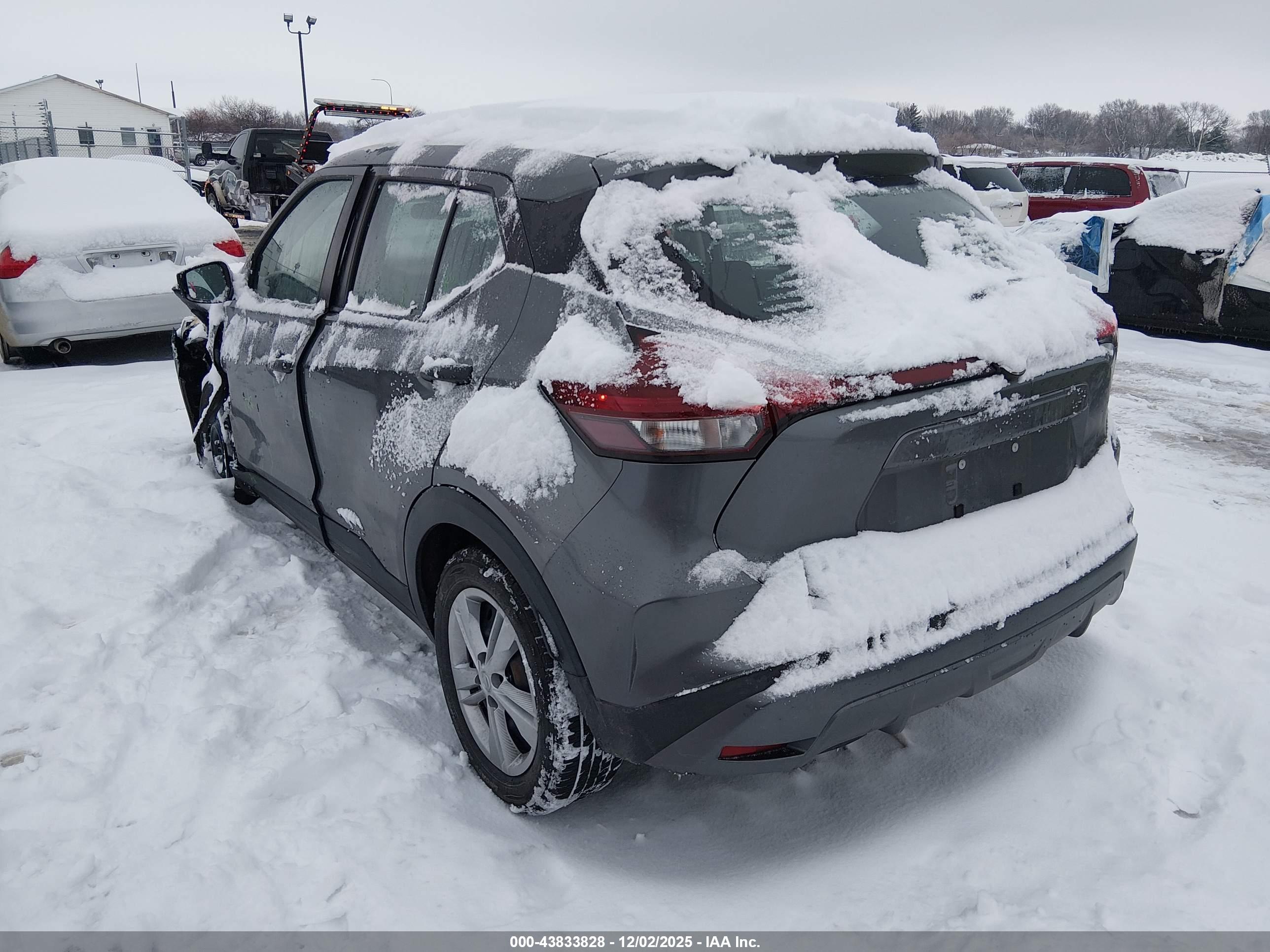 NISSAN KICKS image 3