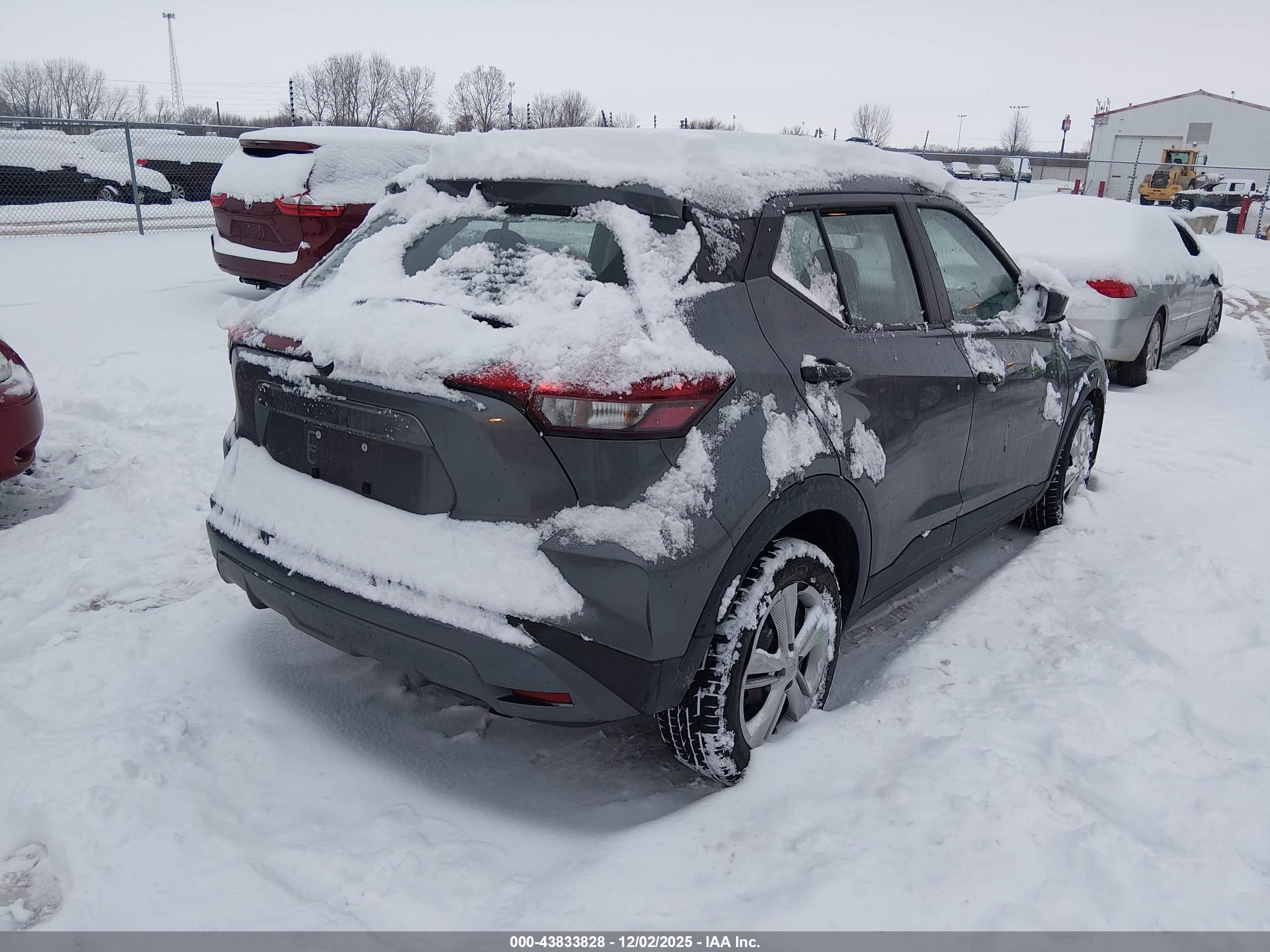 NISSAN KICKS image 4