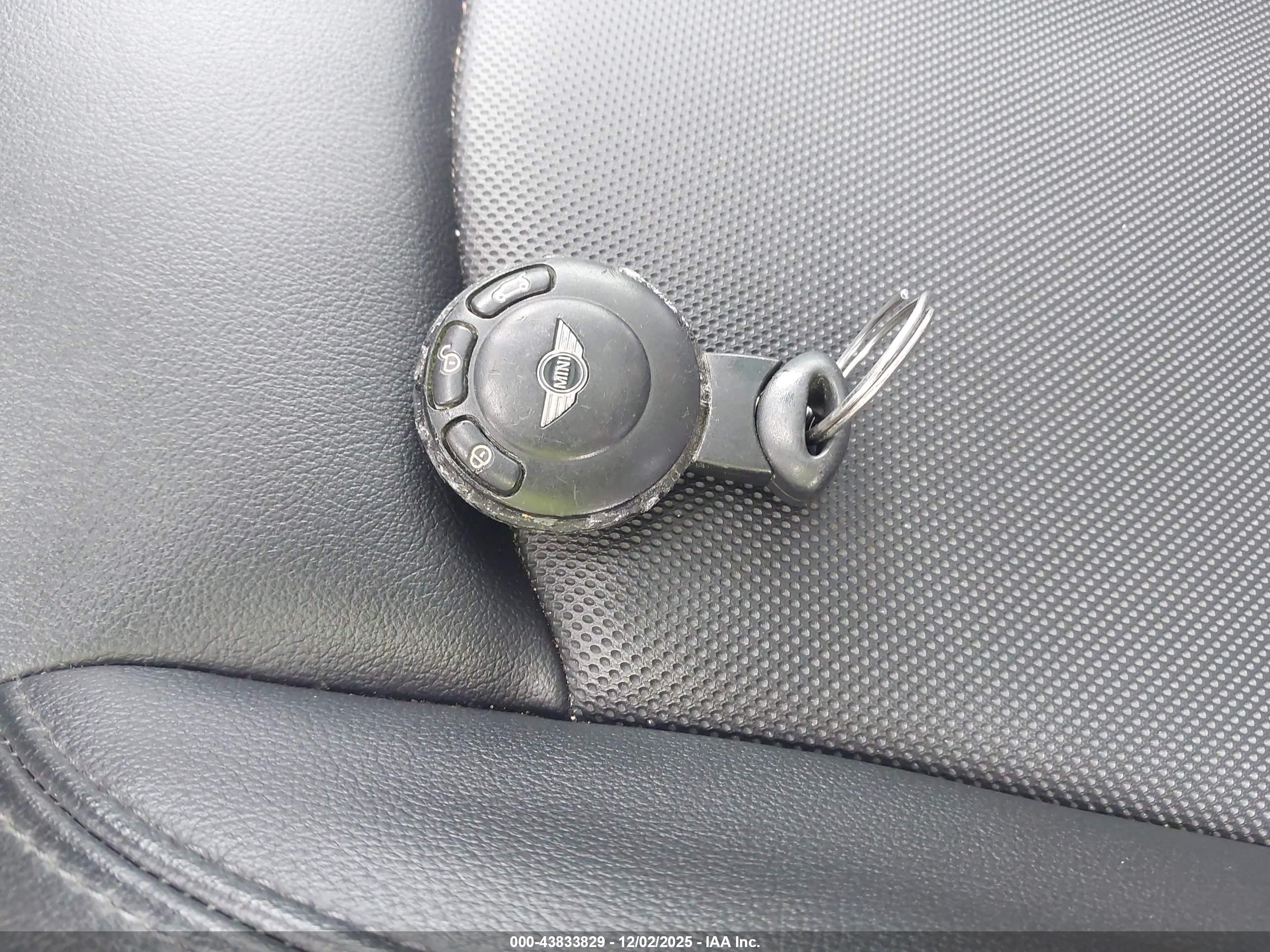 MINI COUNTRYMAN image 11