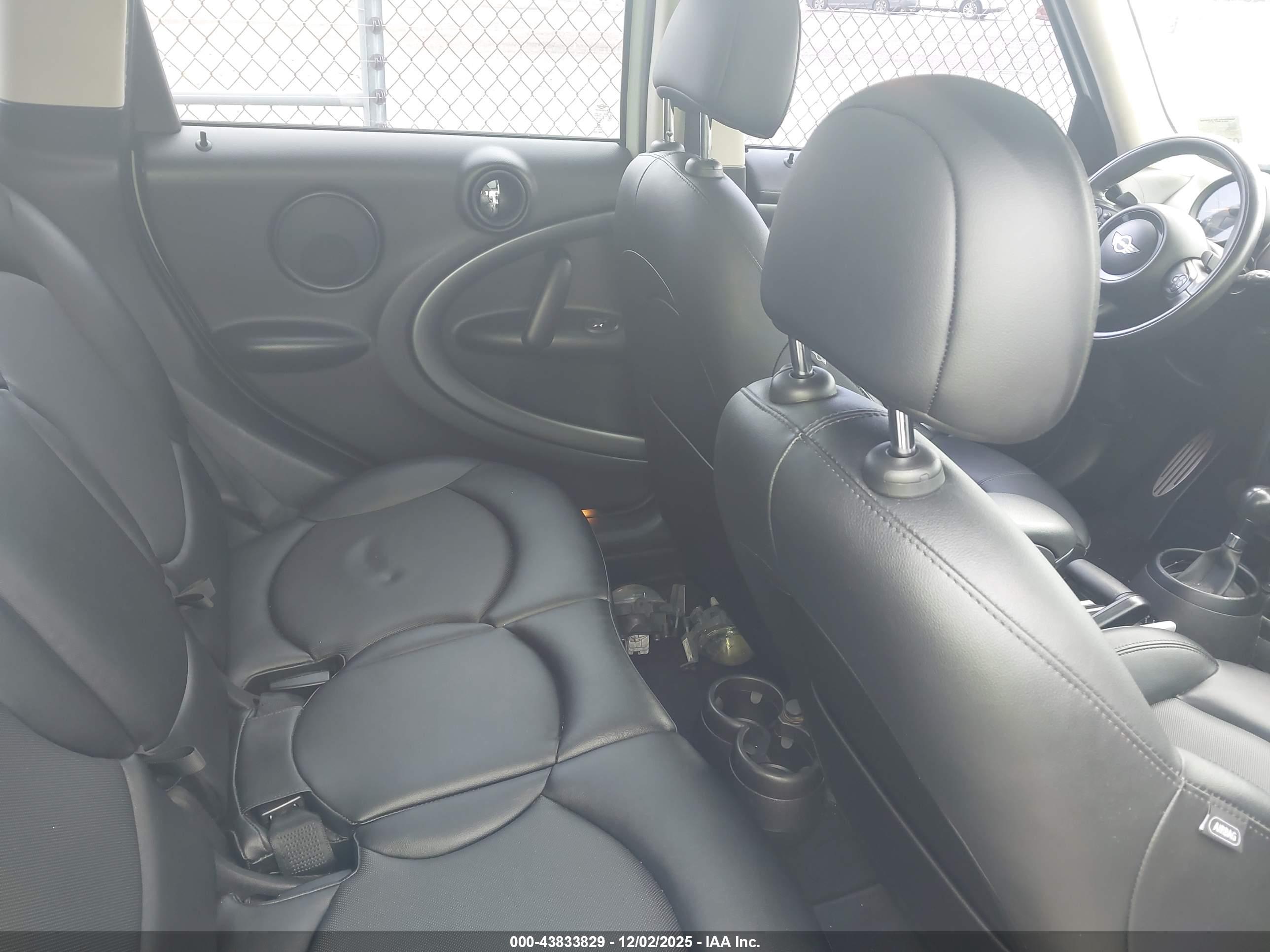 MINI COUNTRYMAN image 8