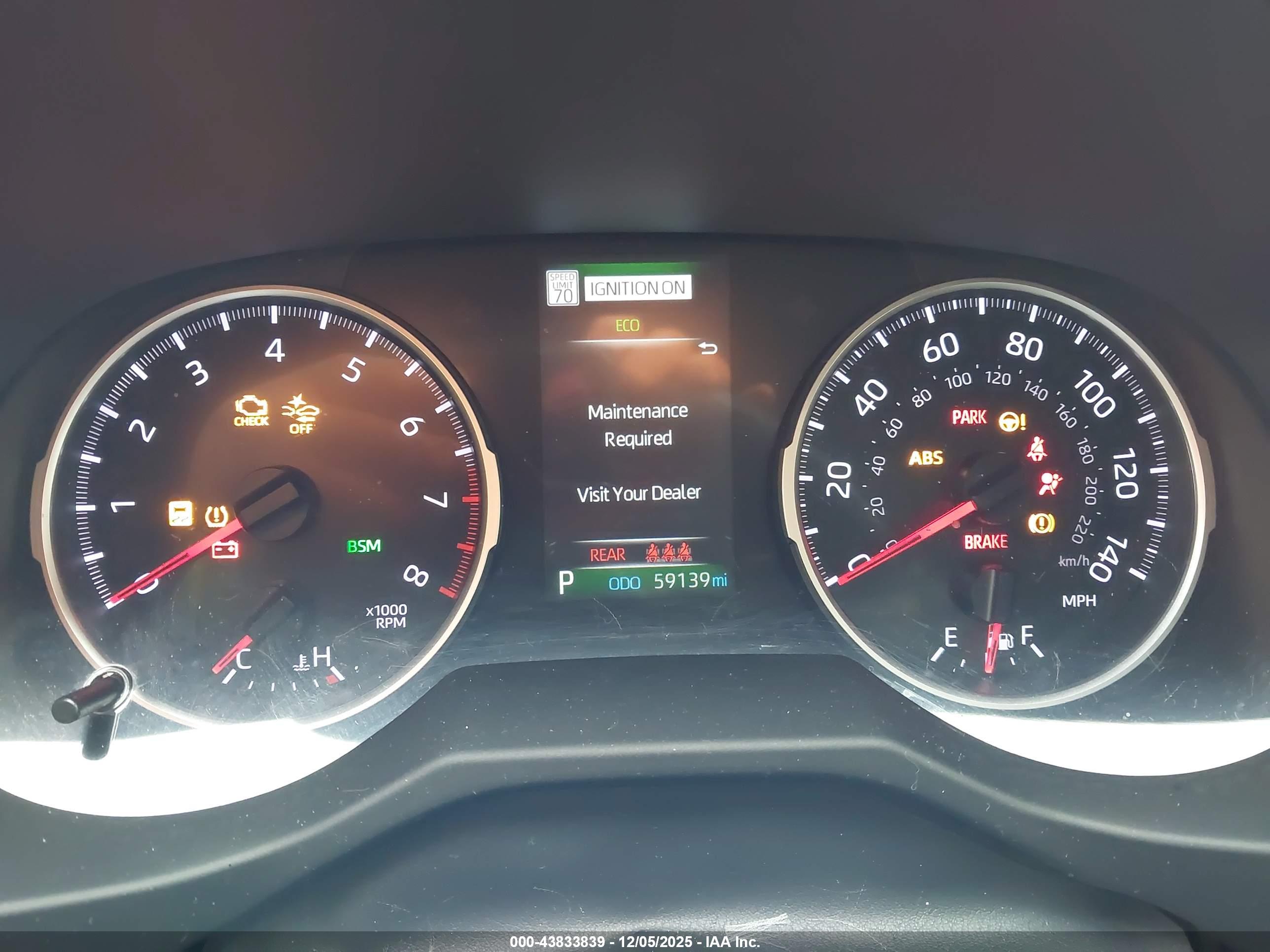 TOYOTA RAV4 image 7