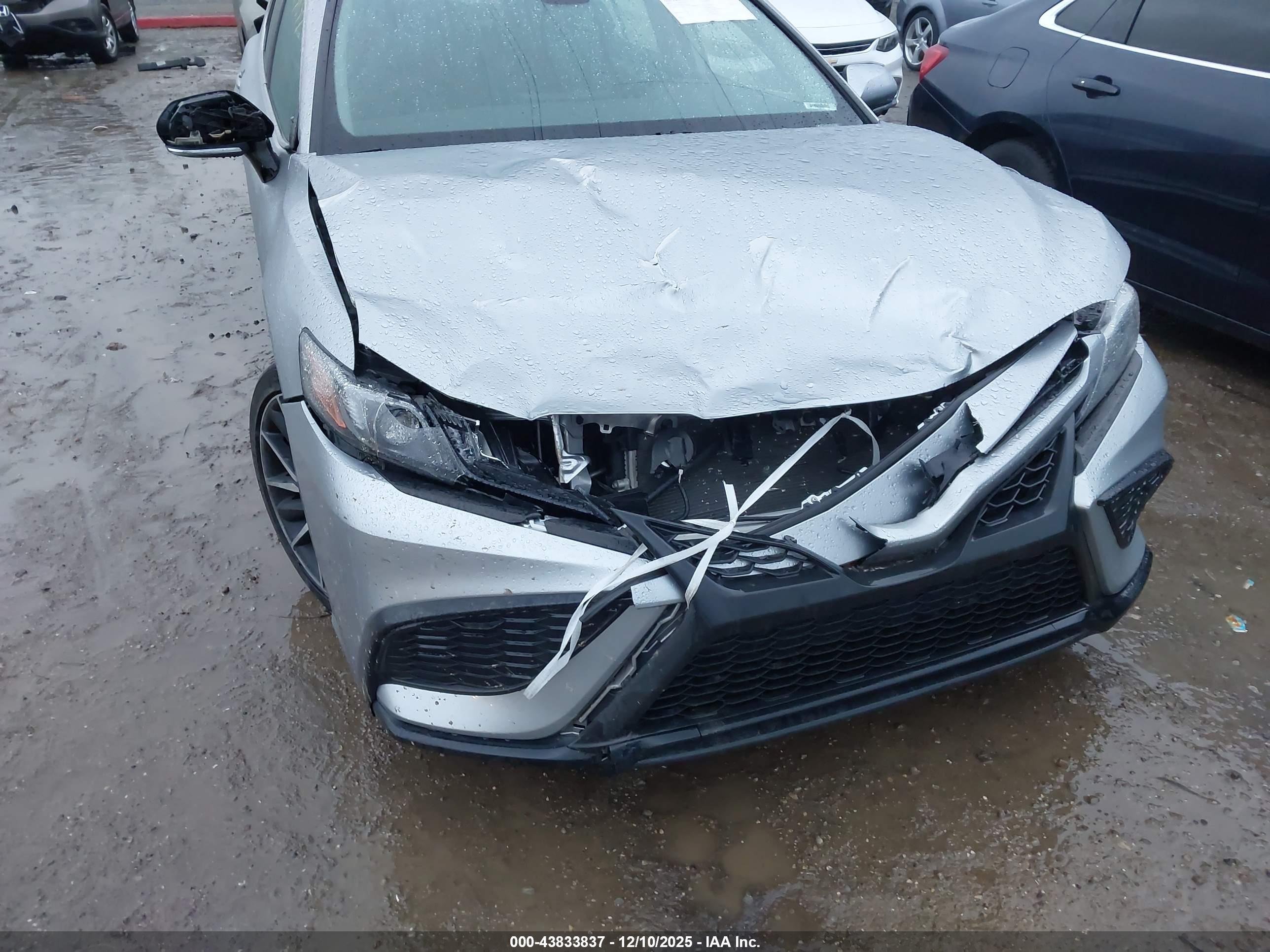 TOYOTA CAMRY image 6