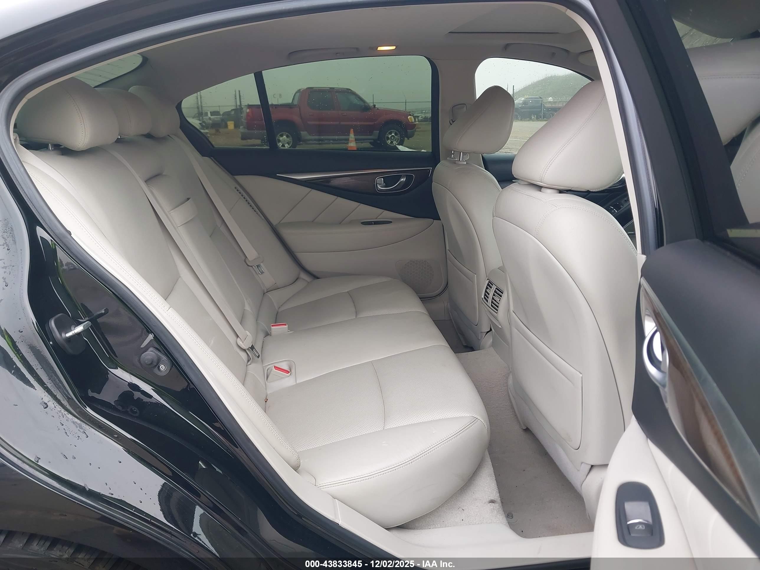 INFINITI Q50 image 8