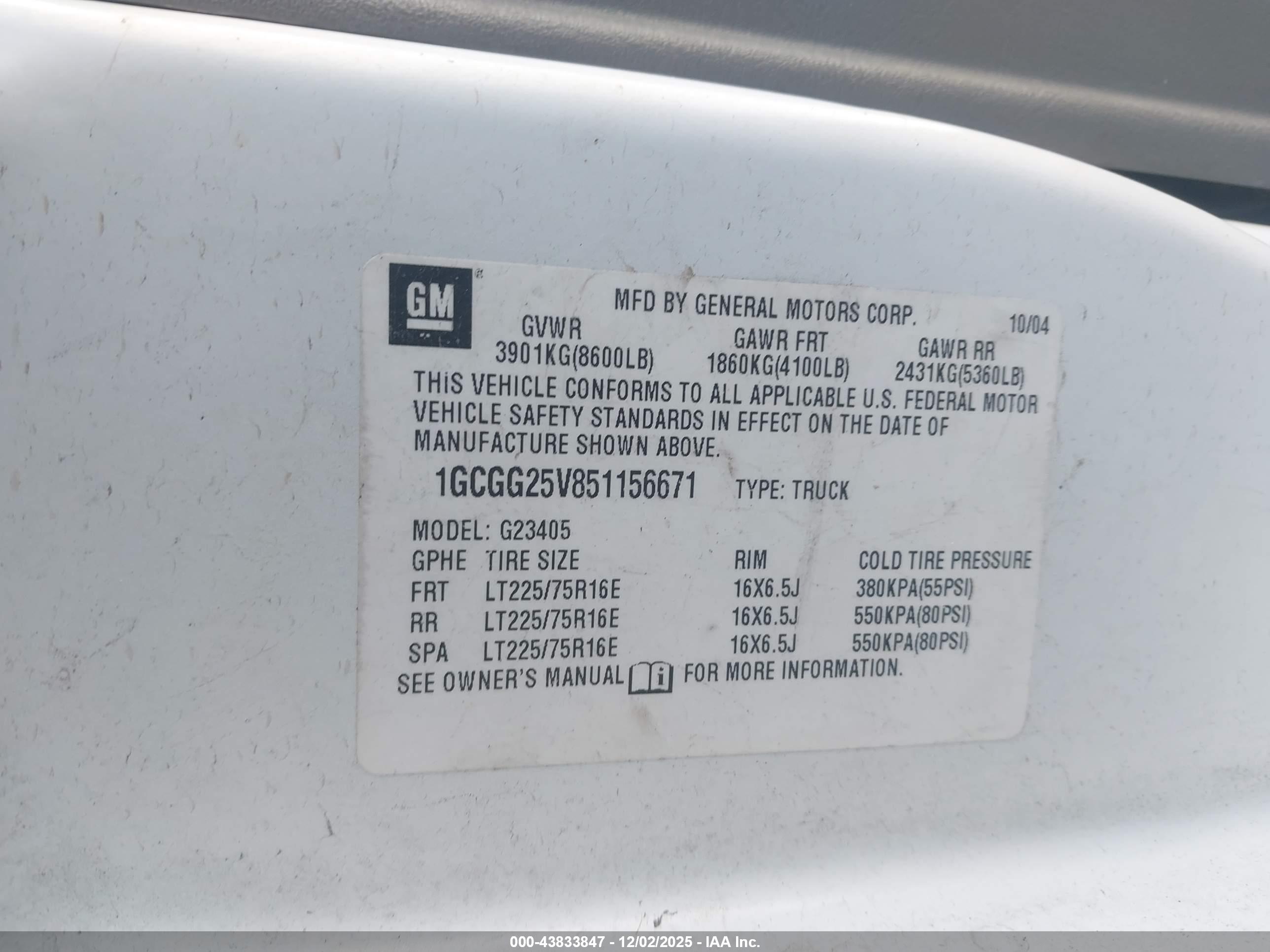 CHEVROLET EXPRESS image 9